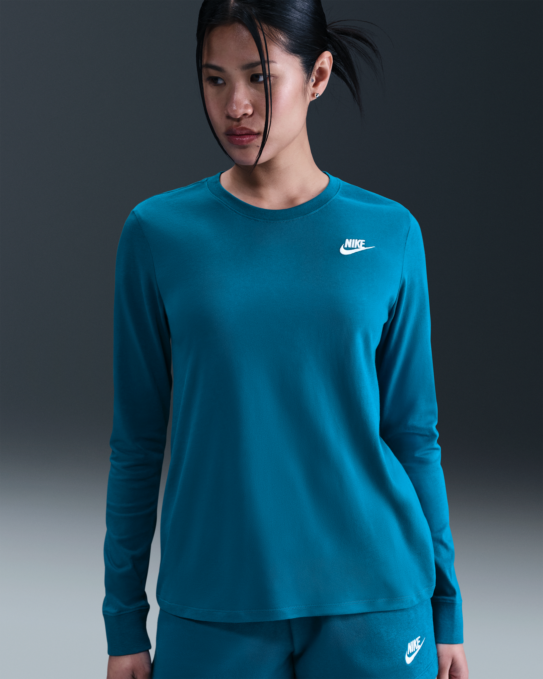 Nike Sportswear Club Women's Long-Sleeve T-Shirt - Green Abyss/White