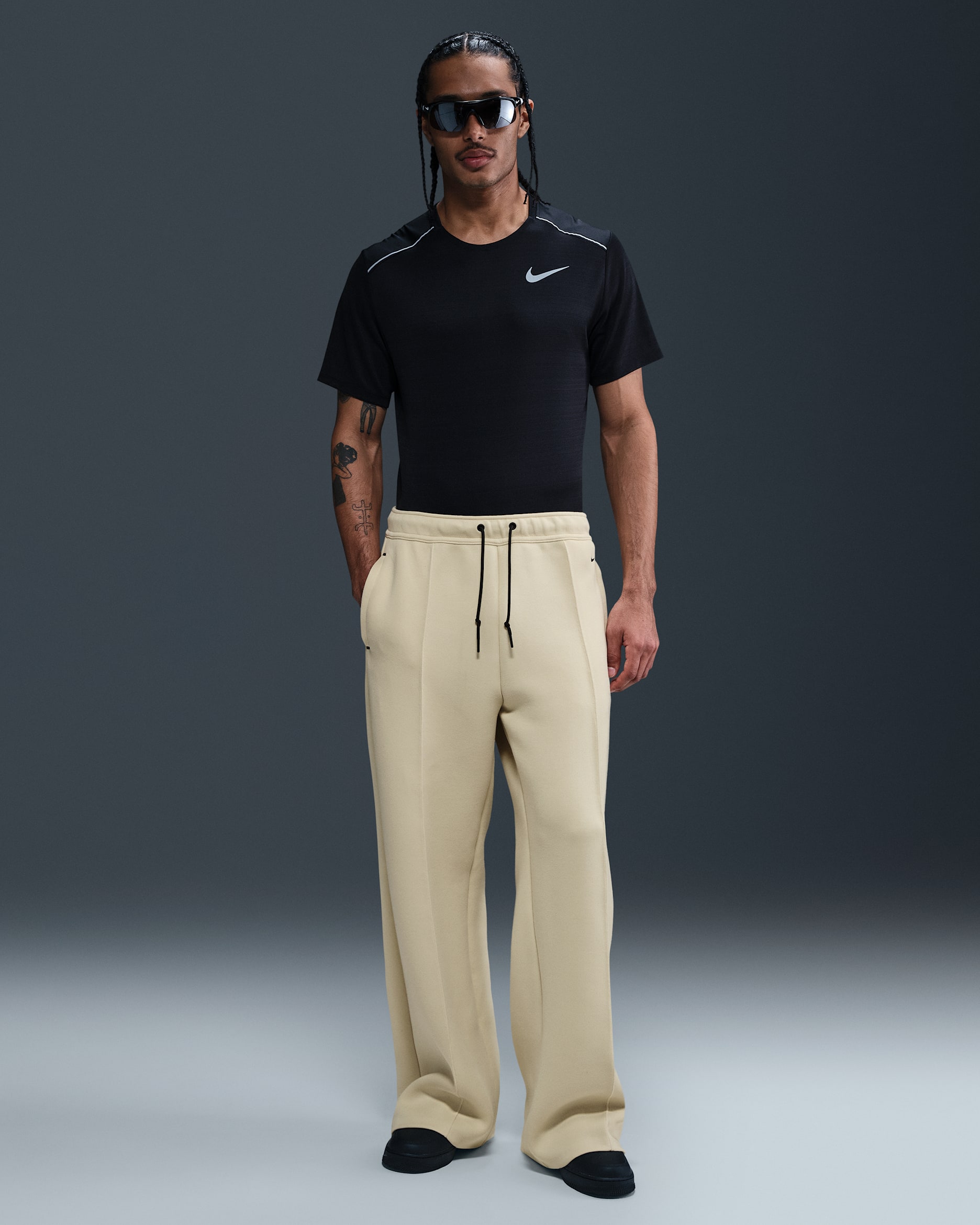 Nike Tech Men's Wide-Leg Fleece Pants - Light Khaki/Black