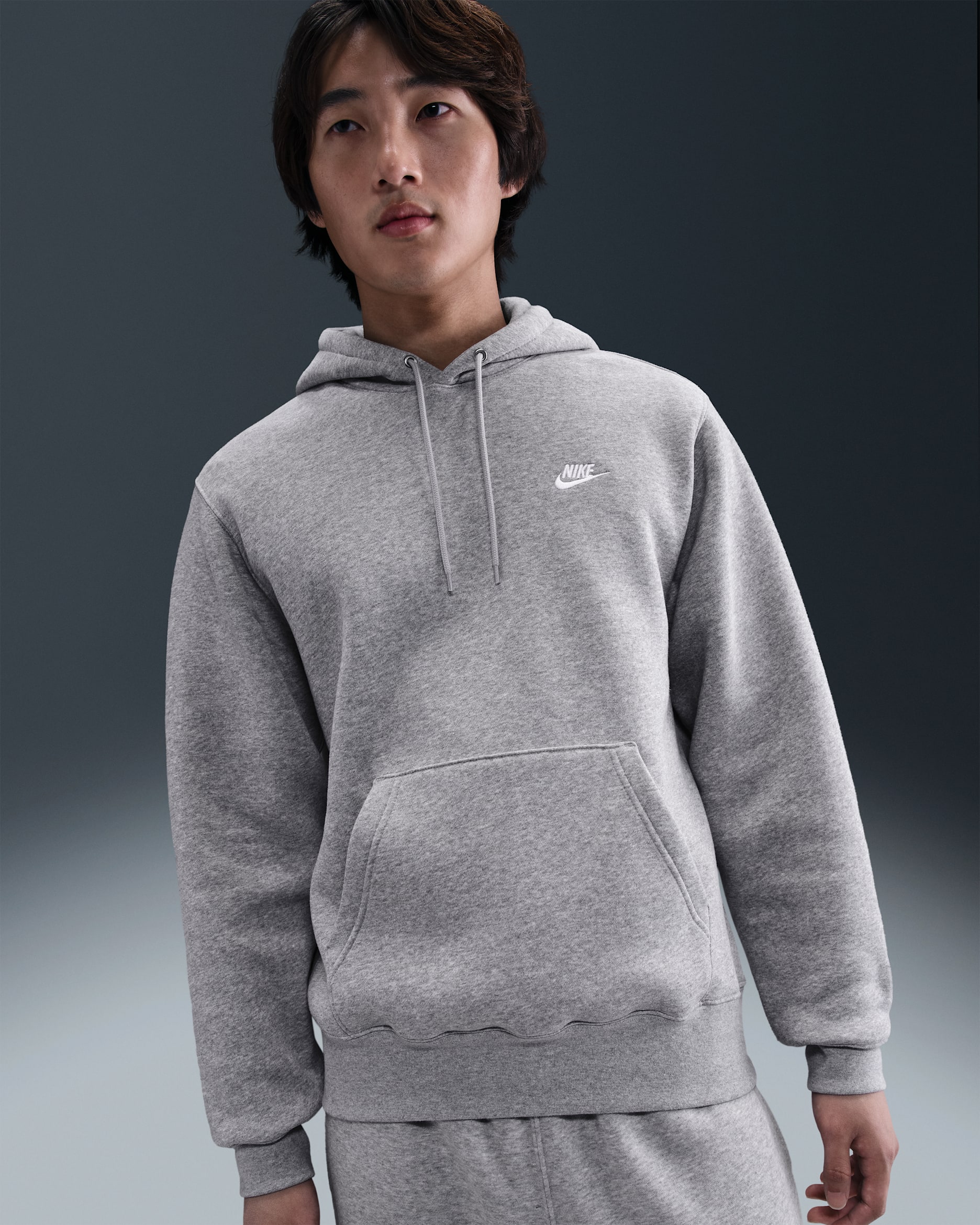 ナイキ クラブ メンズ プルオーバー フリース パーカー - ダークグレーヘザー/ライトスモークグレー/ホワイト