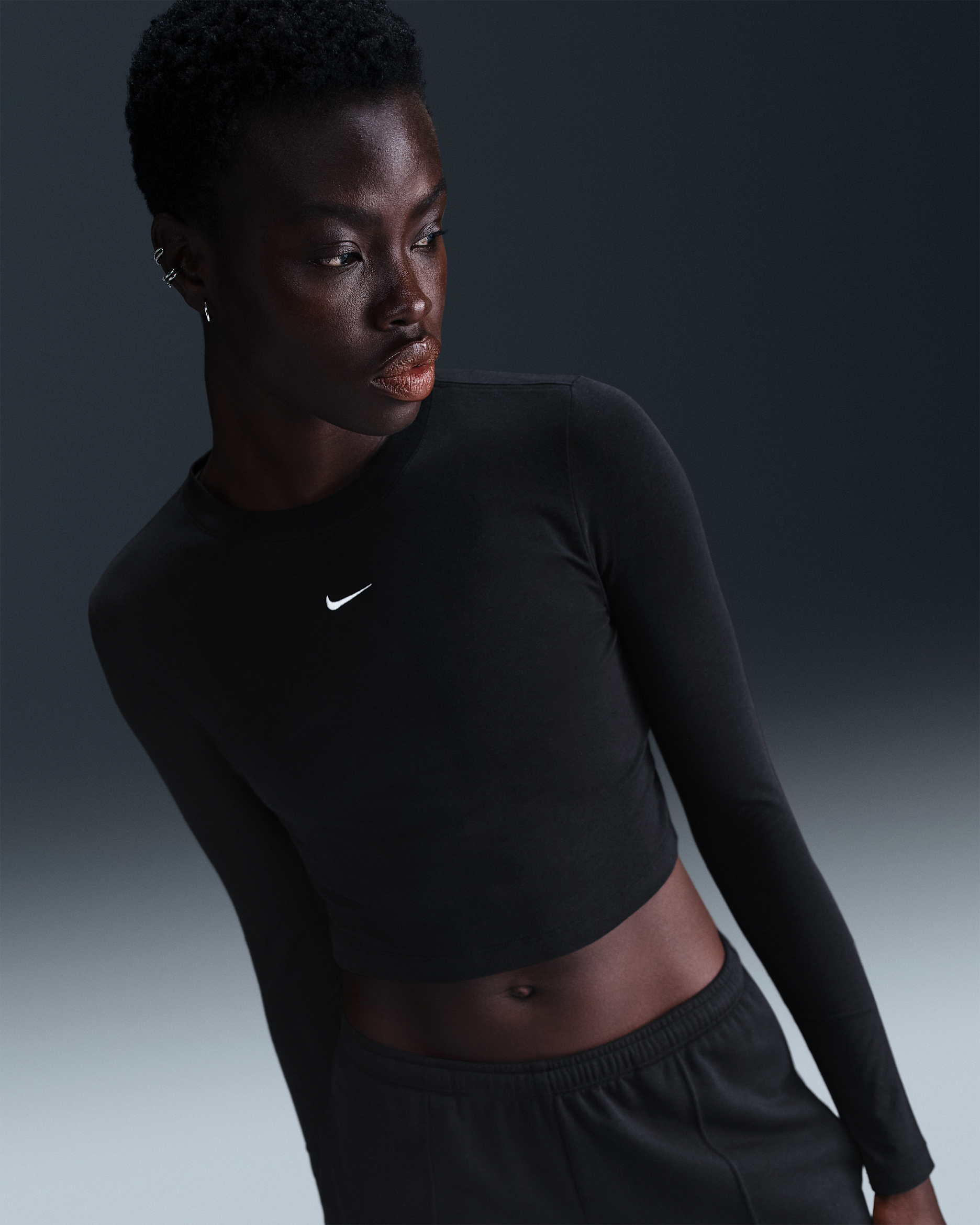 Nike Sportswear Chill Knit Women's Slim Long-Sleeve Cropped Top - Black/White