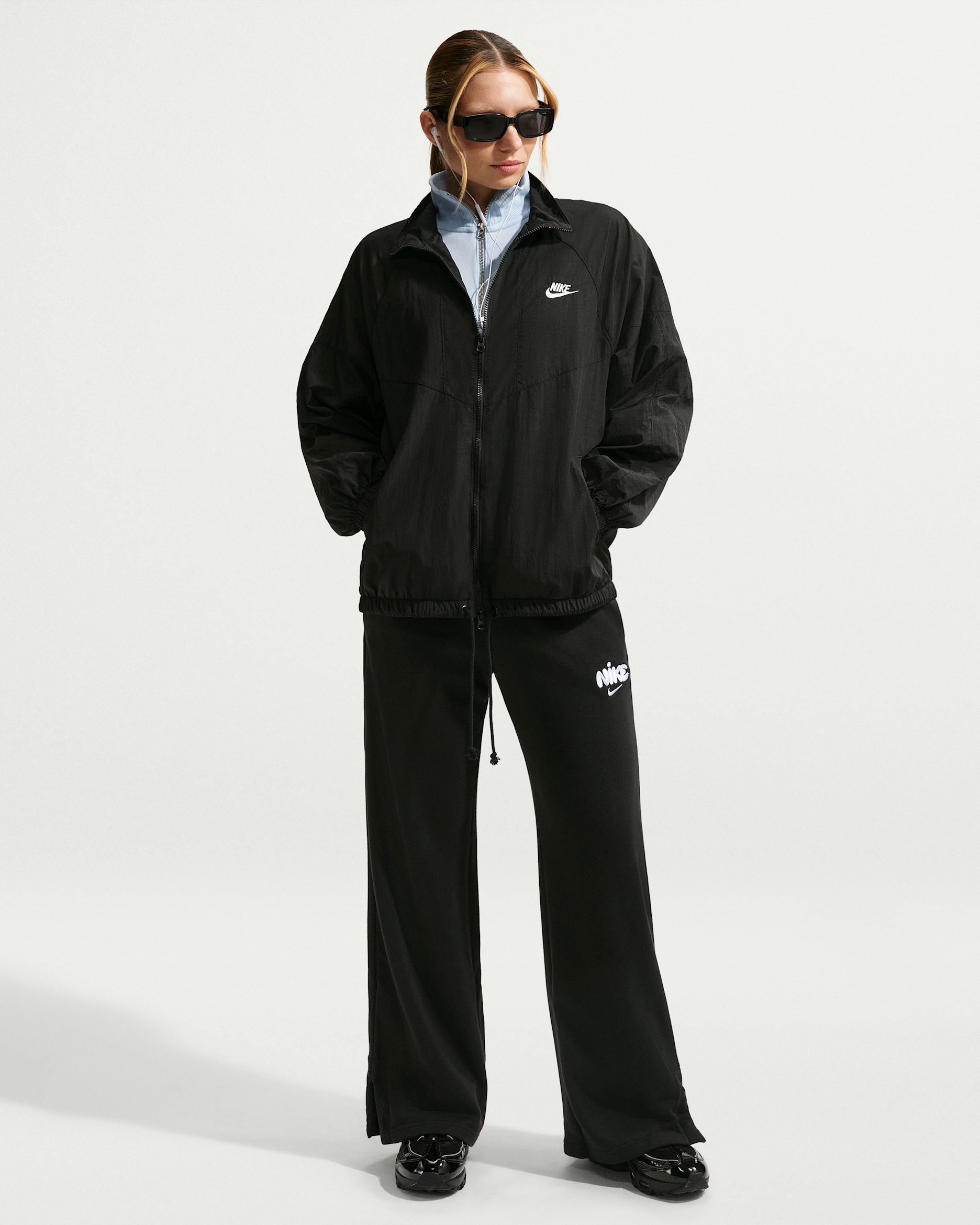 Nike Sportswear Women's Mid-Rise Fleece Trousers - Black