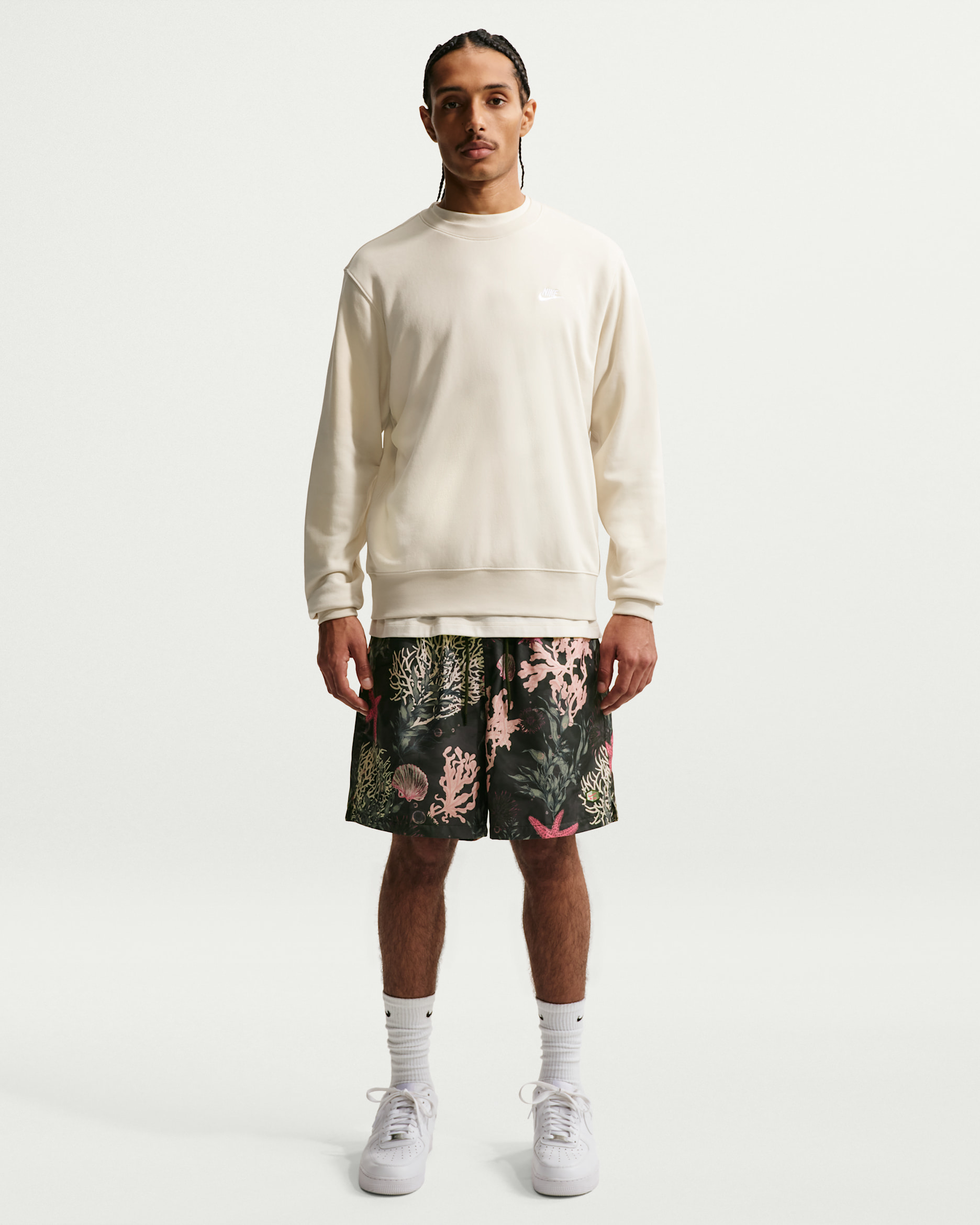 Nike Club Men's Flow Shorts - Sequoia/Peony