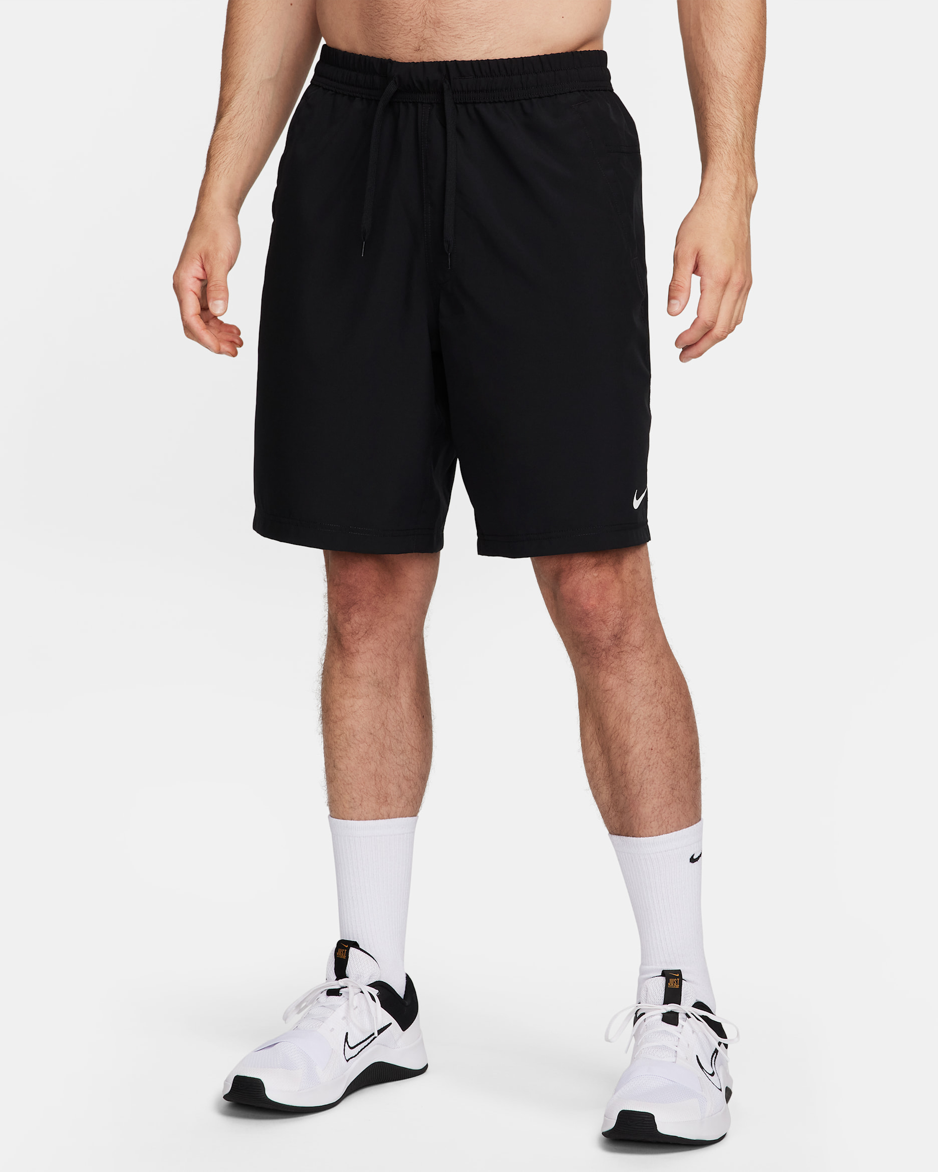 Nike Form vielseitige Dri-FIT Herrenshorts ohne Futter (ca. 23 cm) - Schwarz/Weiß