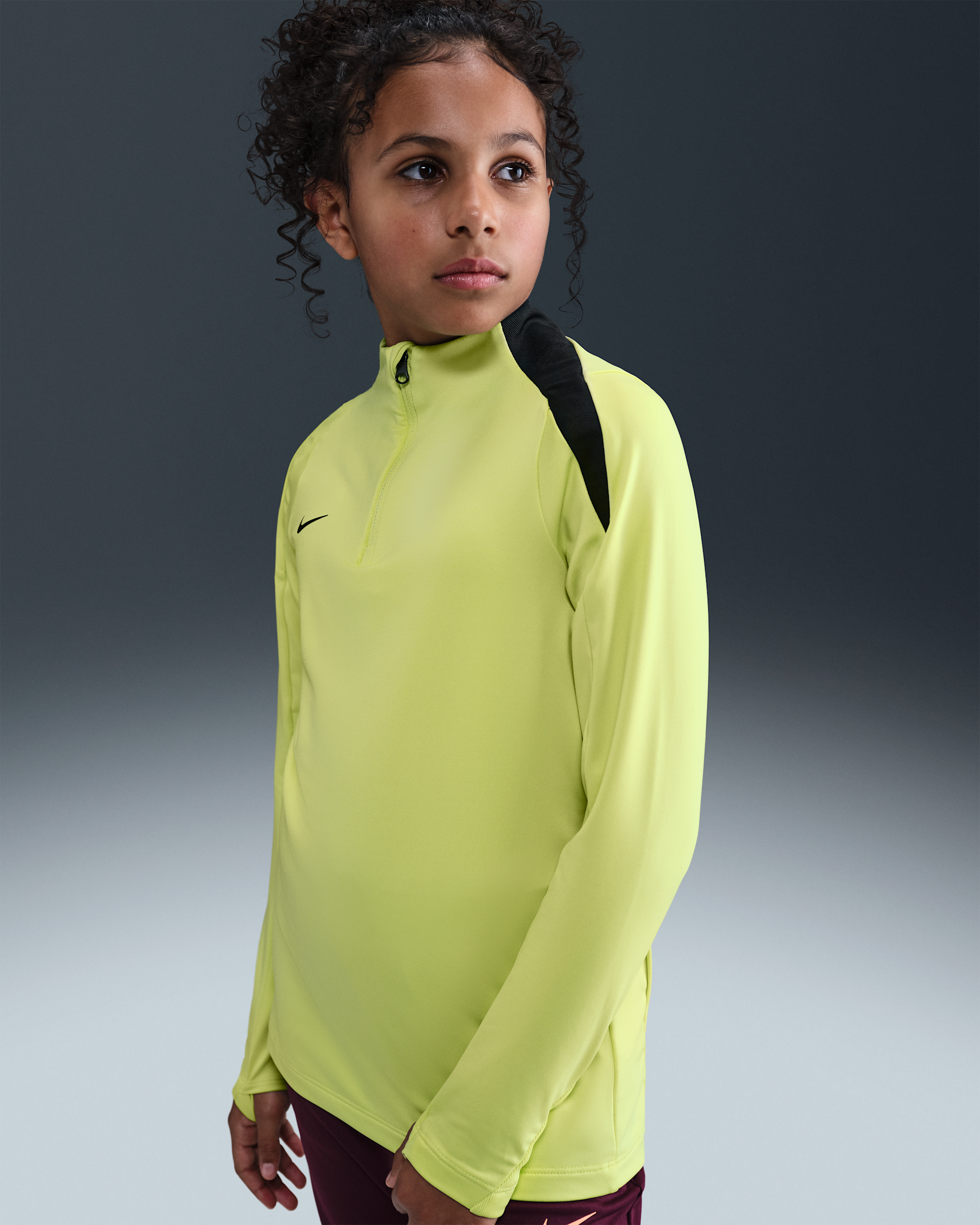 Nike Dri-FIT Strike Fußball-Trainingsoberteil für ältere Kinder - Limelight/Limelight/Seaweed/Schwarz