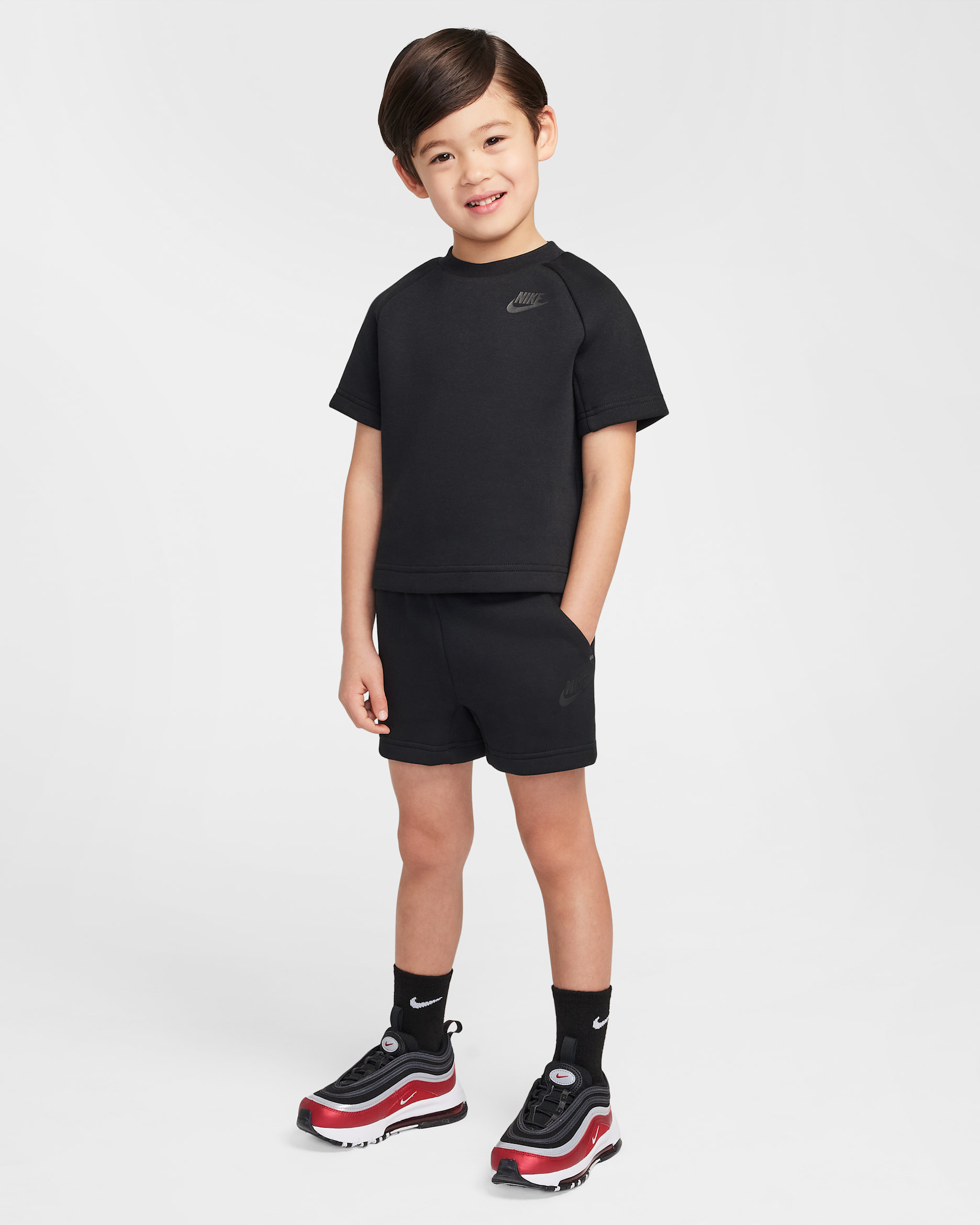 Conjunto de playera y shorts Tech Fleece para infantil Nike - Negro