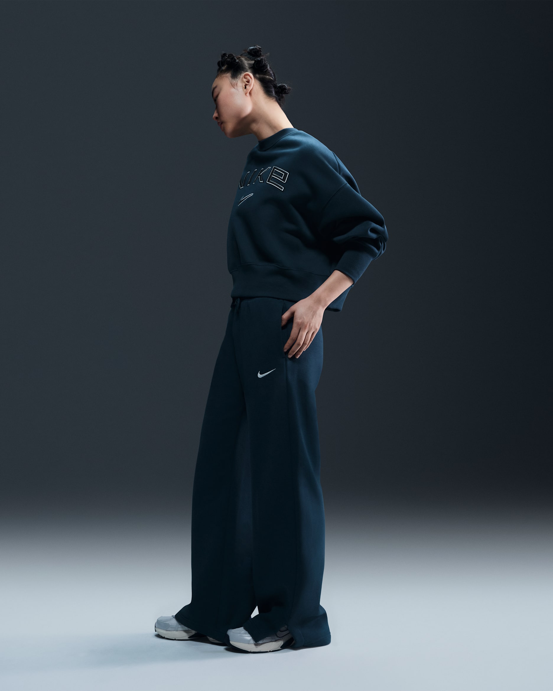Pants de entrenamiento de tiro alto y piernas anchas para mujer Nike Sportswear Phoenix Fleece - Azul marino militar/Vela