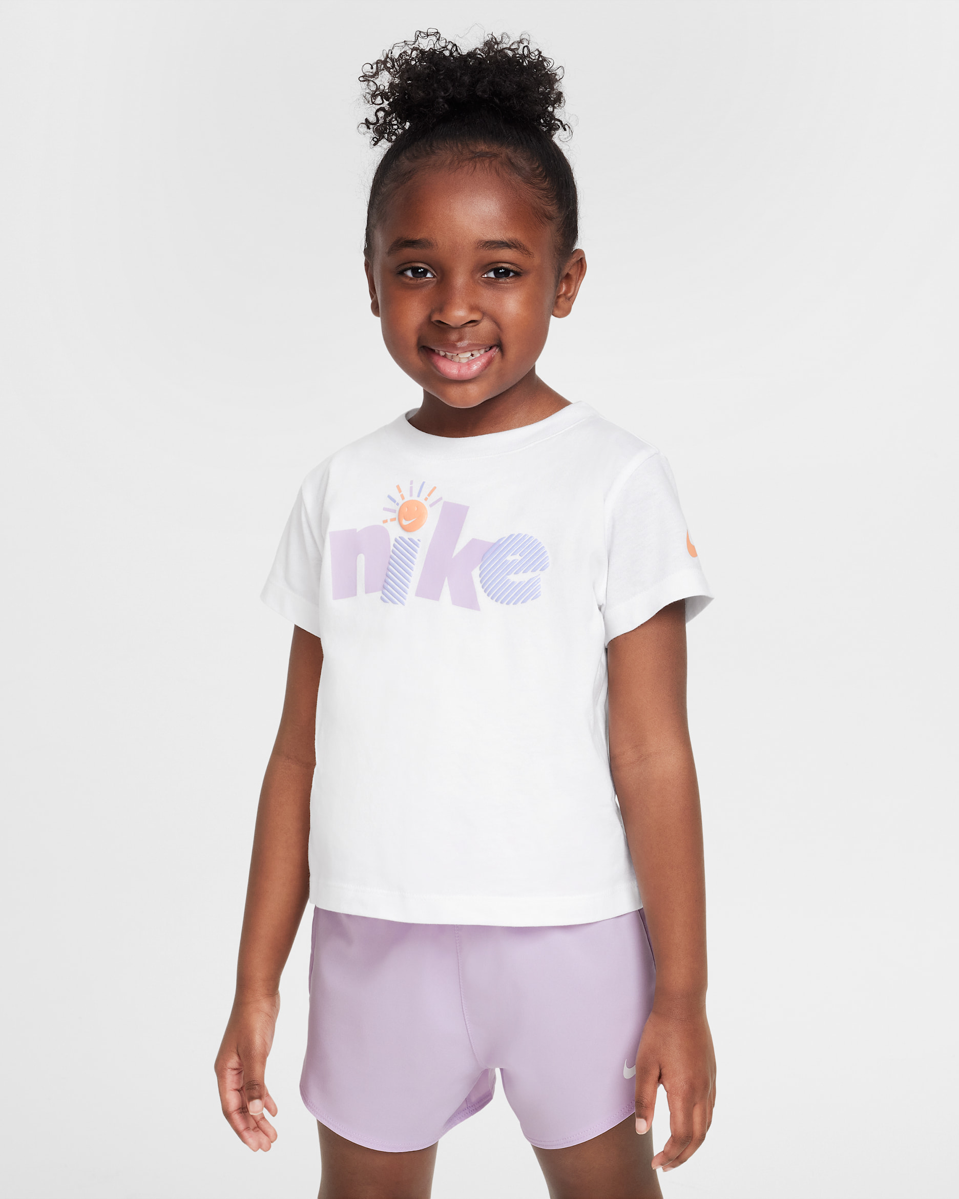 Playera con gráfico para niños talla pequeña Nike Sunny Swoosh - Blanco