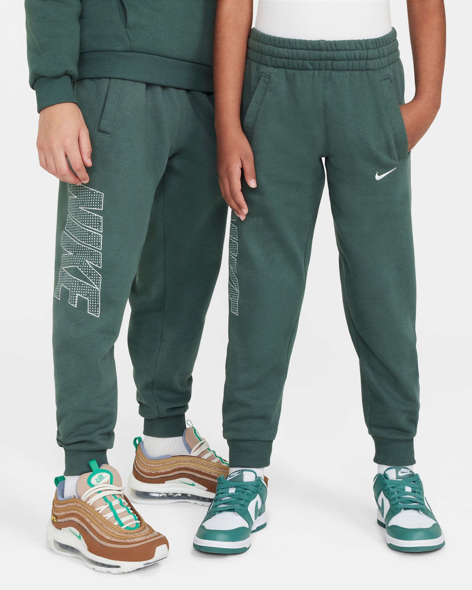Joggers para niños talla grande Nike Sportswear Club Fleece - Verde vintage/Plata metalizado