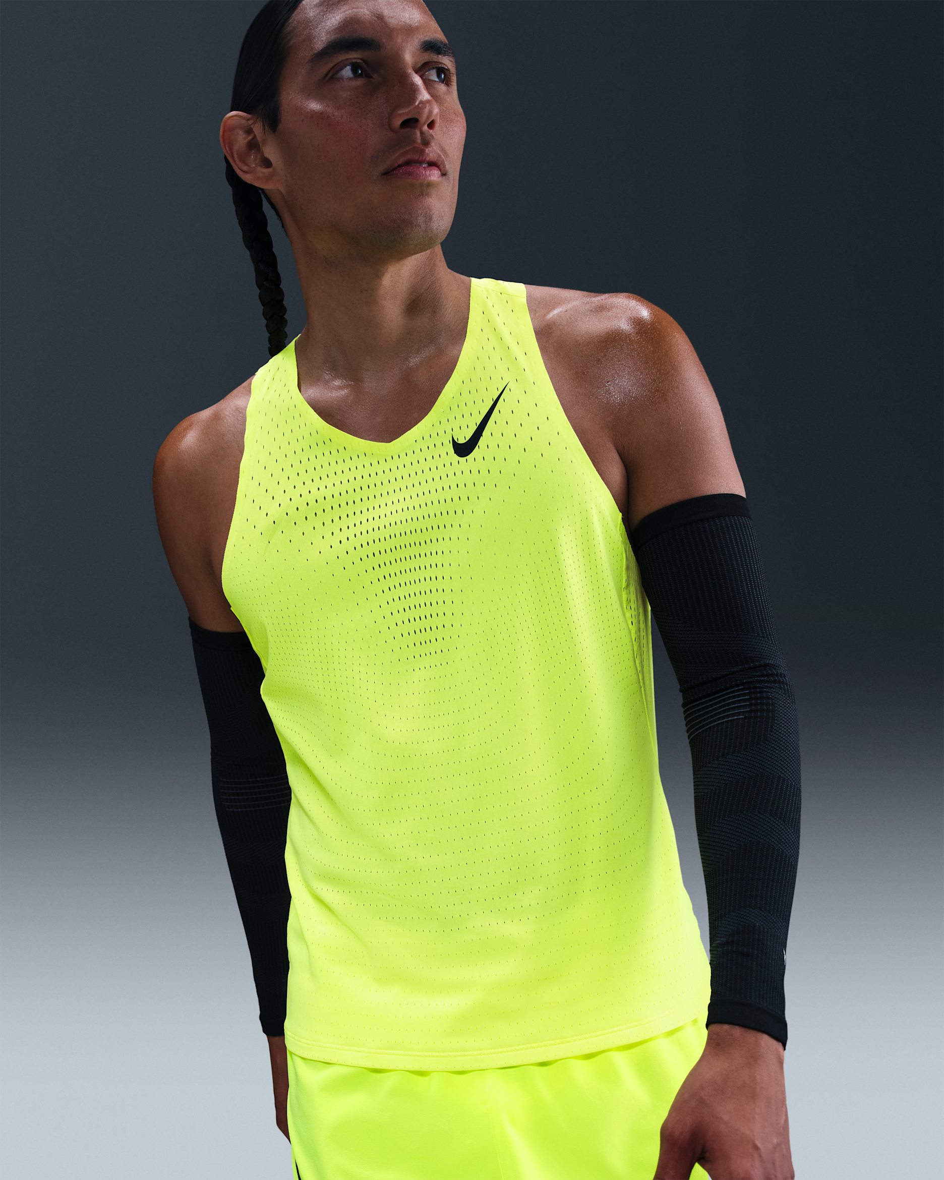 Pánské běžecké tílko Nike AeroSwift Dri-FIT ADV - Volt/Černá