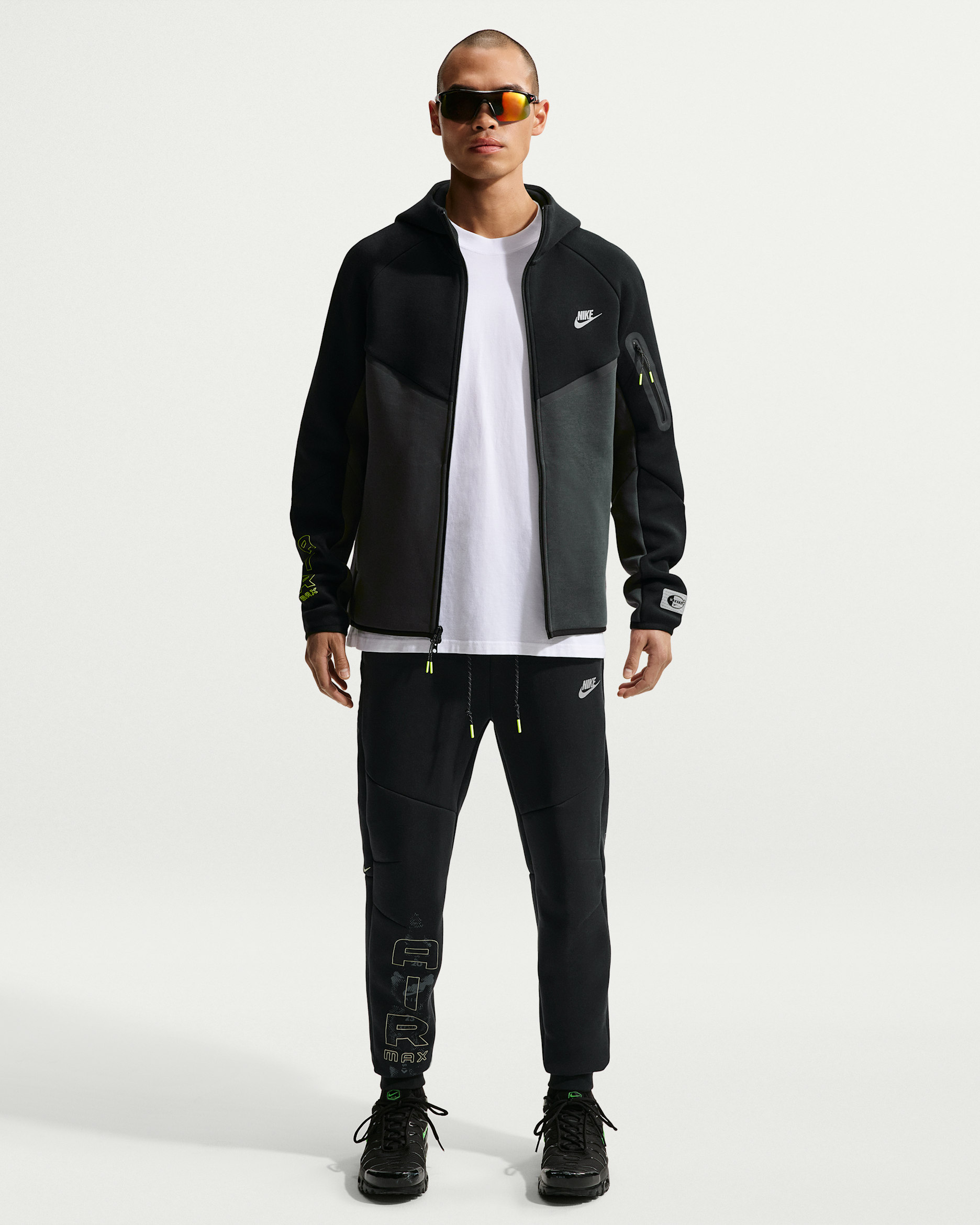 Nike Tech Men's Fleece Joggers - Black/Neon Yellow