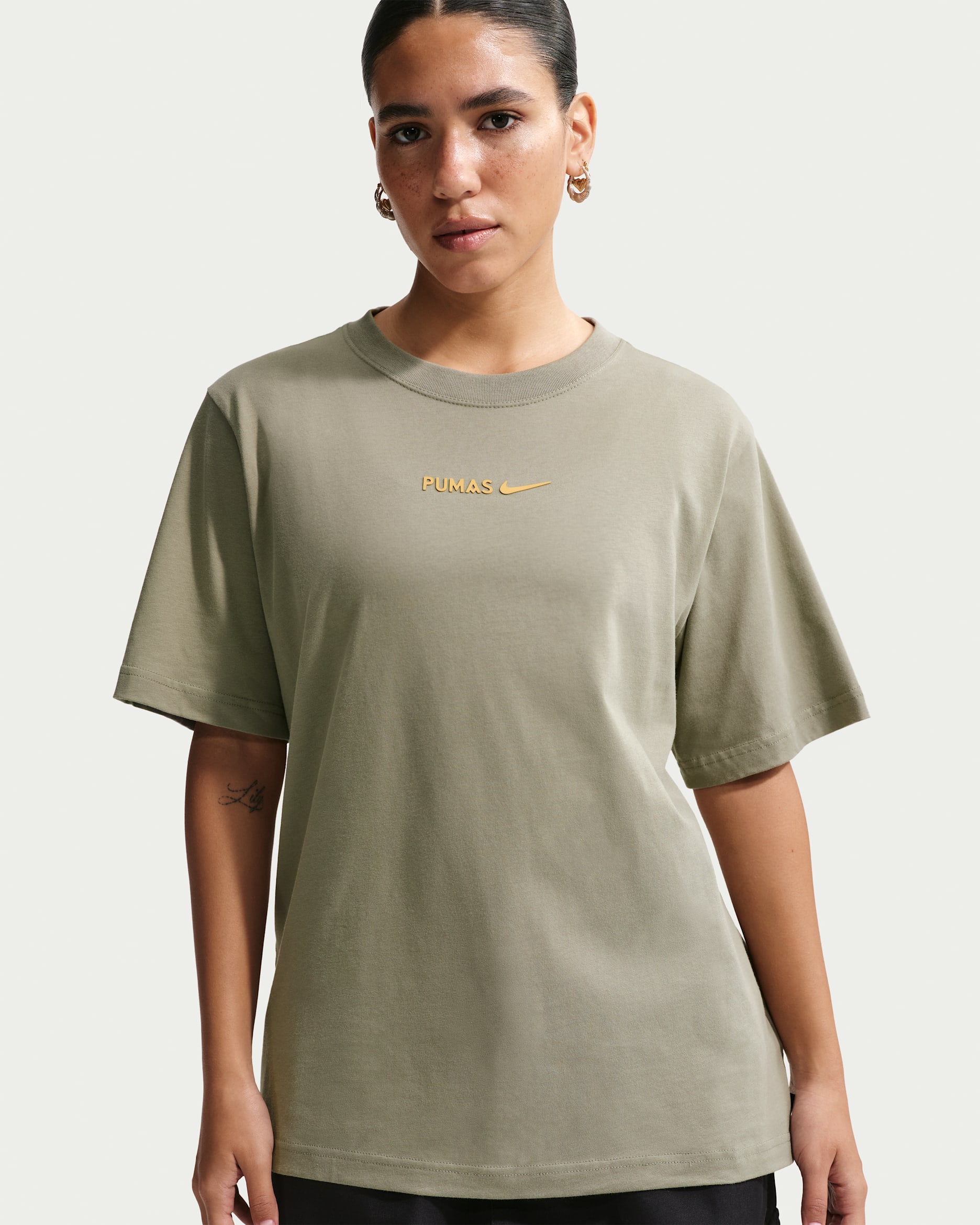 Playera de fútbol Nike para mujer Pumas - Estuco oscuro