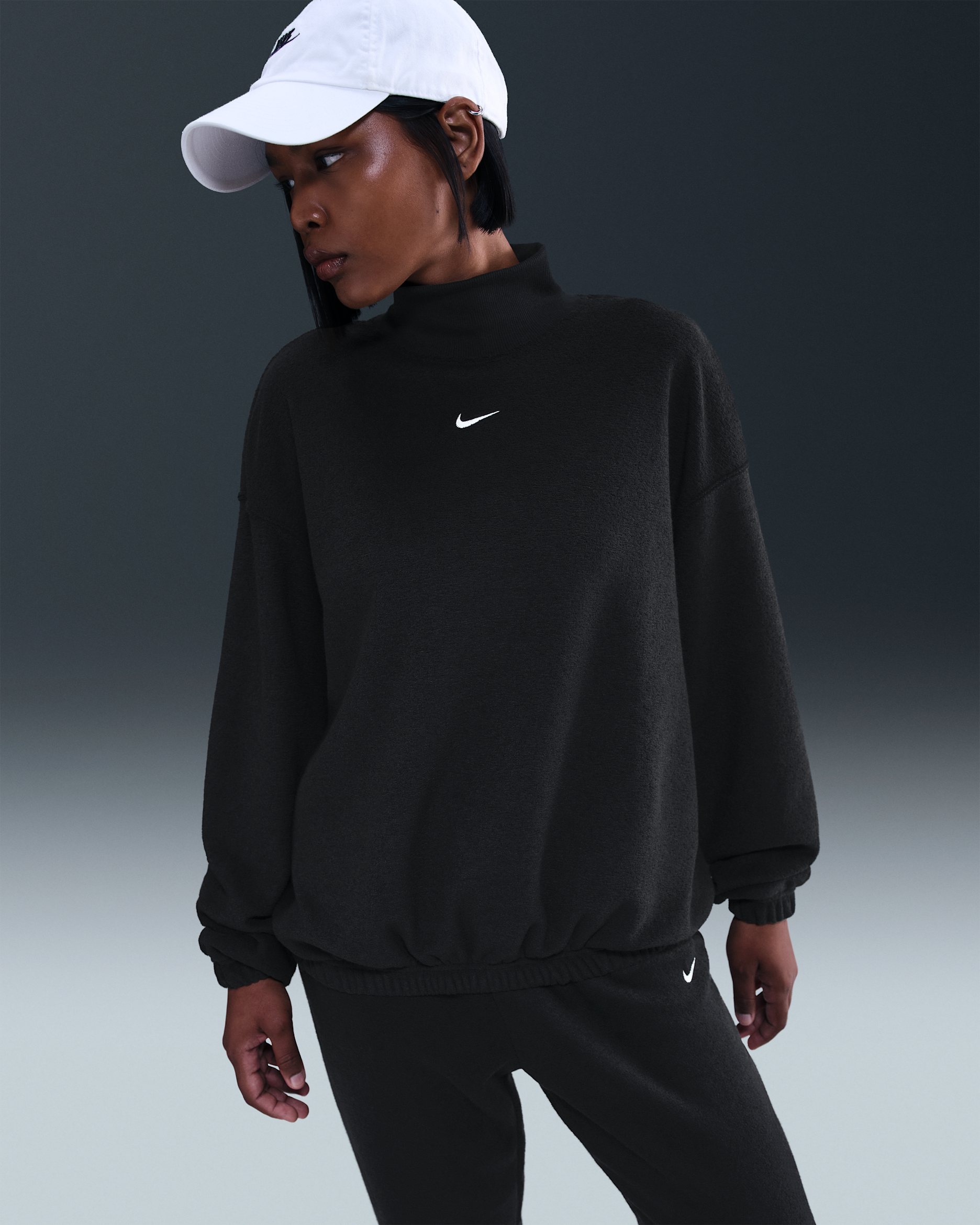 Playera de manga larga oversized de cuello alto de tejido Fleece para mujer Nike Sportswear Phoenix Plush - Negro/Vela