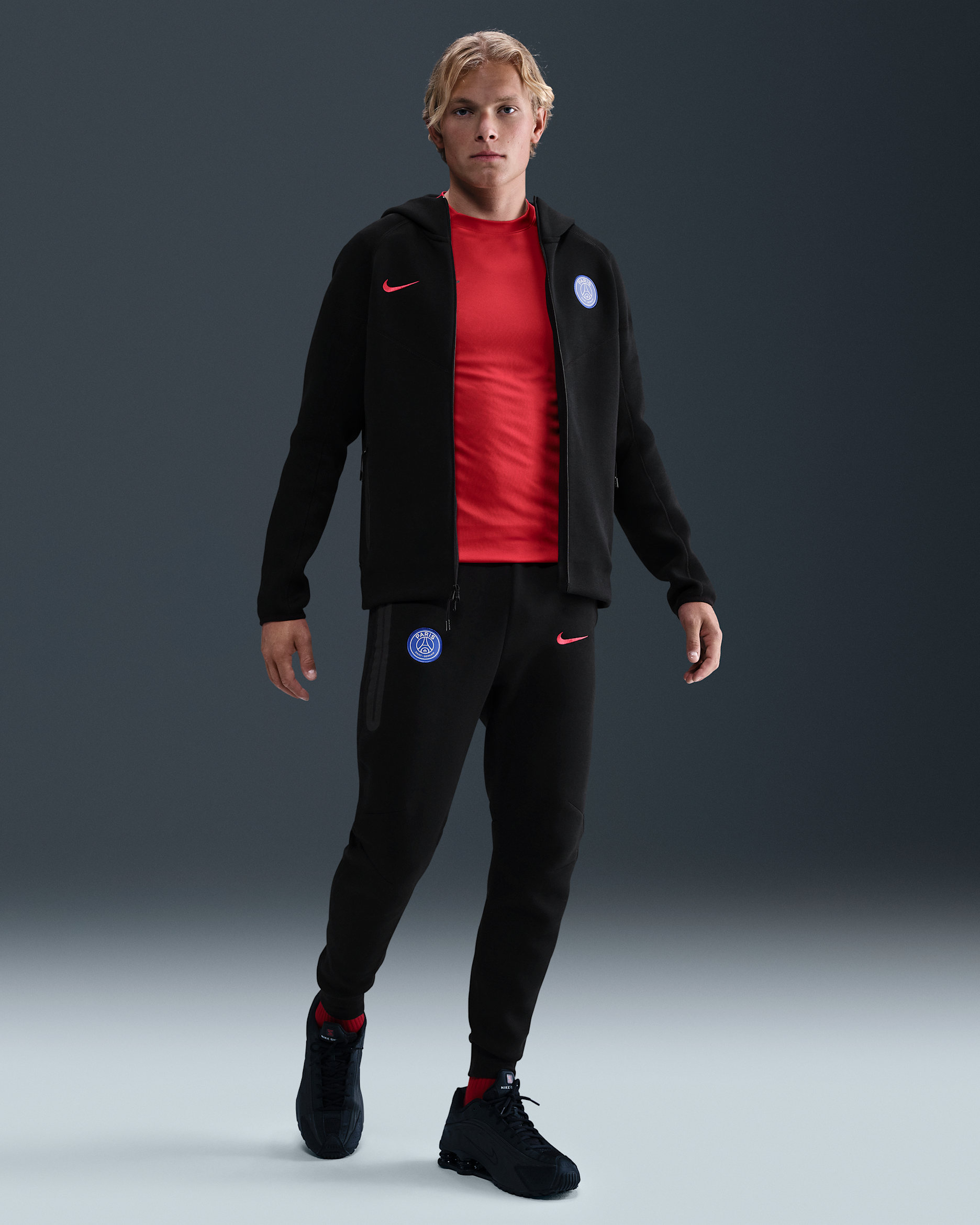 Pantaloni jogger in fleece Nike Total 90 Paris Saint-Germain Tech – Uomo - Nero/Global Red
