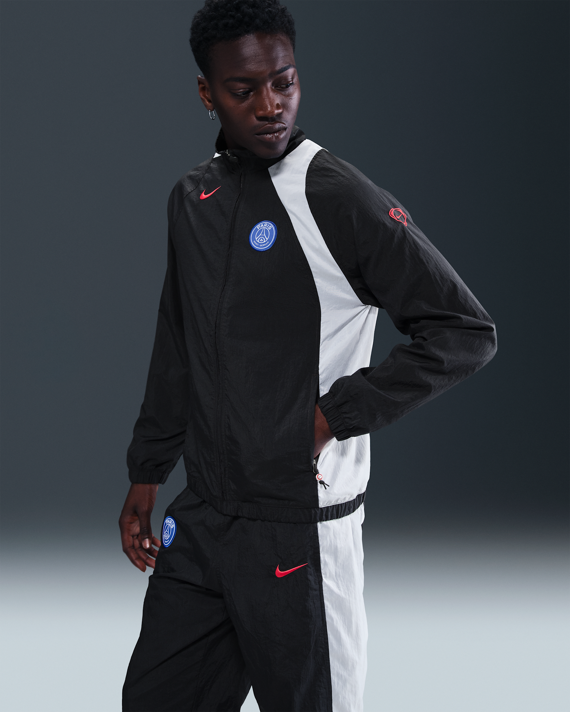 Paris Saint-Germain Men's Nike Football Total 90 Football Tracksuit Jacket - Black/White/Global Red
