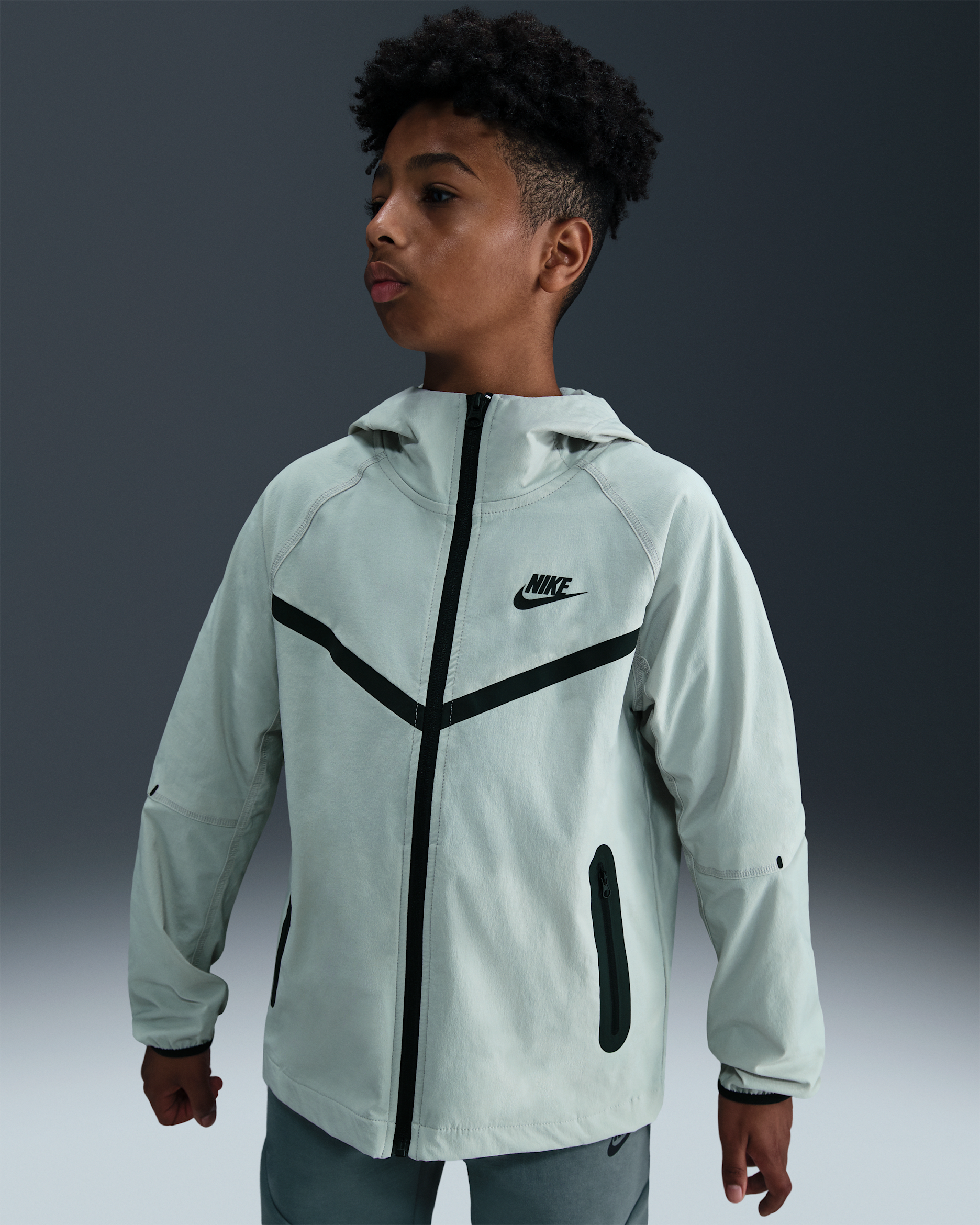 Nike Tech Older Kids' (Boys') Woven Jacket - Light Silver/Light Silver/Black