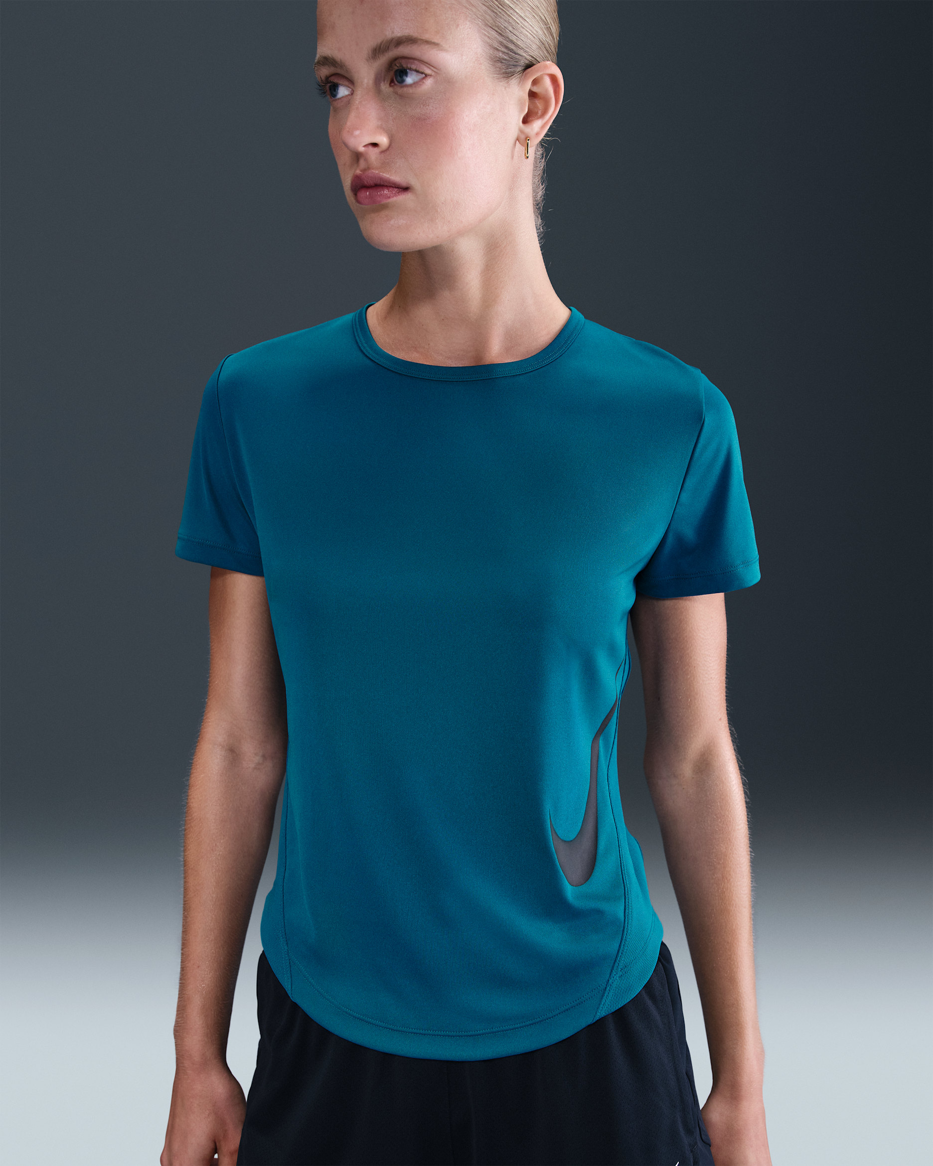 Playera de correr de manga corta Dri-FIT para mujer Nike Tempo Swoosh Run - Verde abismo/Negro