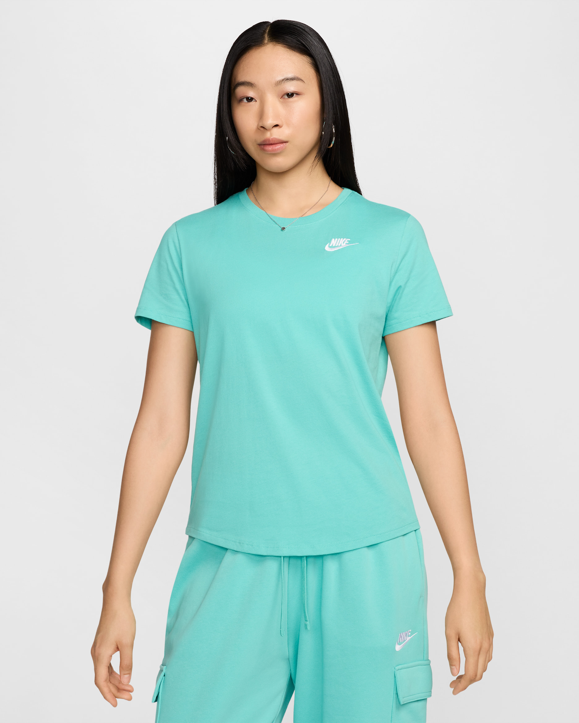 Nike Sportswear Club Essentials Women's T-Shirt - Green Frost/White