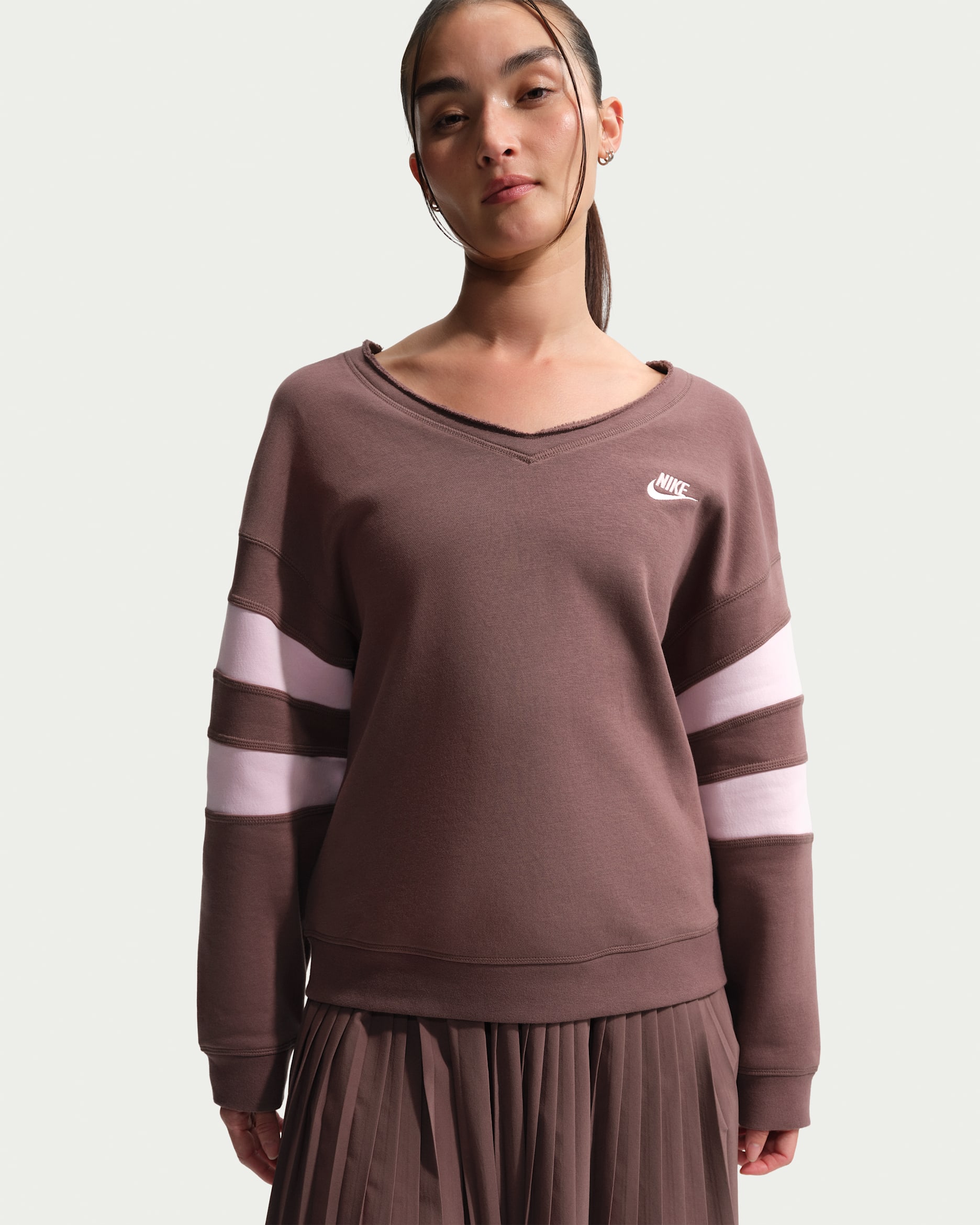 나이키 스포츠웨어 클럽 플리스 여성 오버사이즈 브이넥 스웻셔츠 - 타투/핑크 폼/핑크 폼