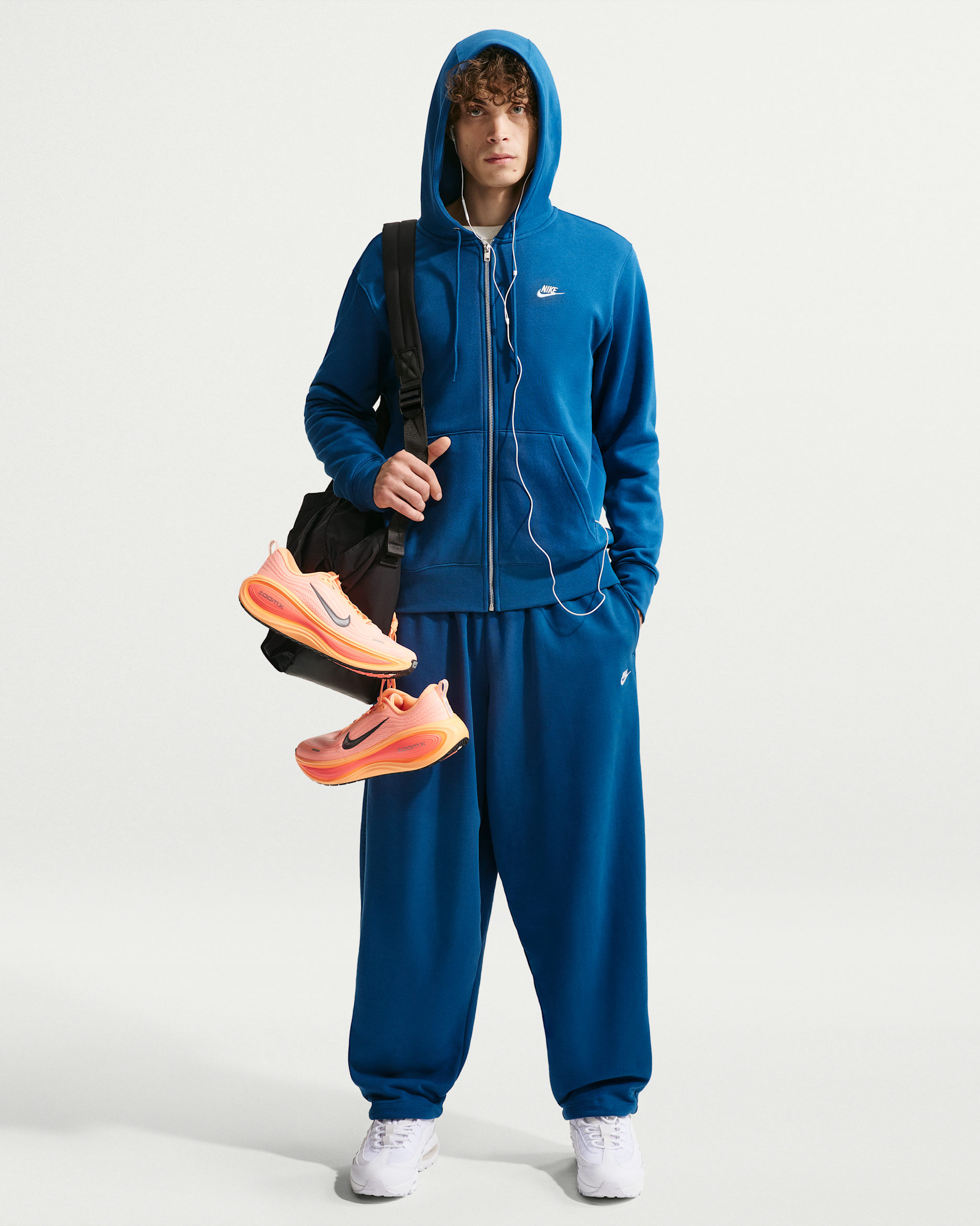 Nike Sportswear Club oversized broek van sweatstof voor heren - Court Blue/Court Blue/Wit