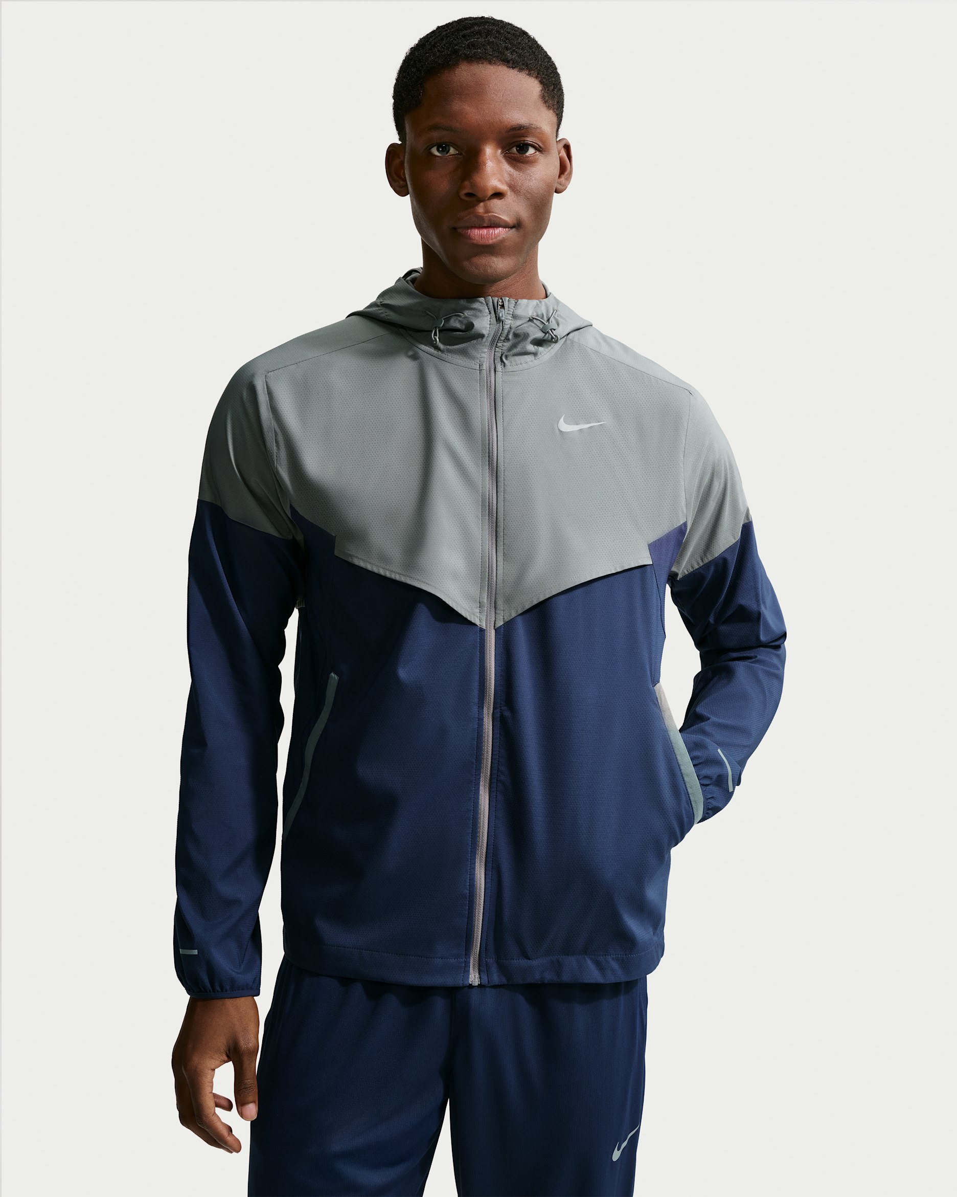 Nike Impossibly Light Windrunner hardloopjack voor heren - Smoke Grey/Smoke Grey/Midnight Navy