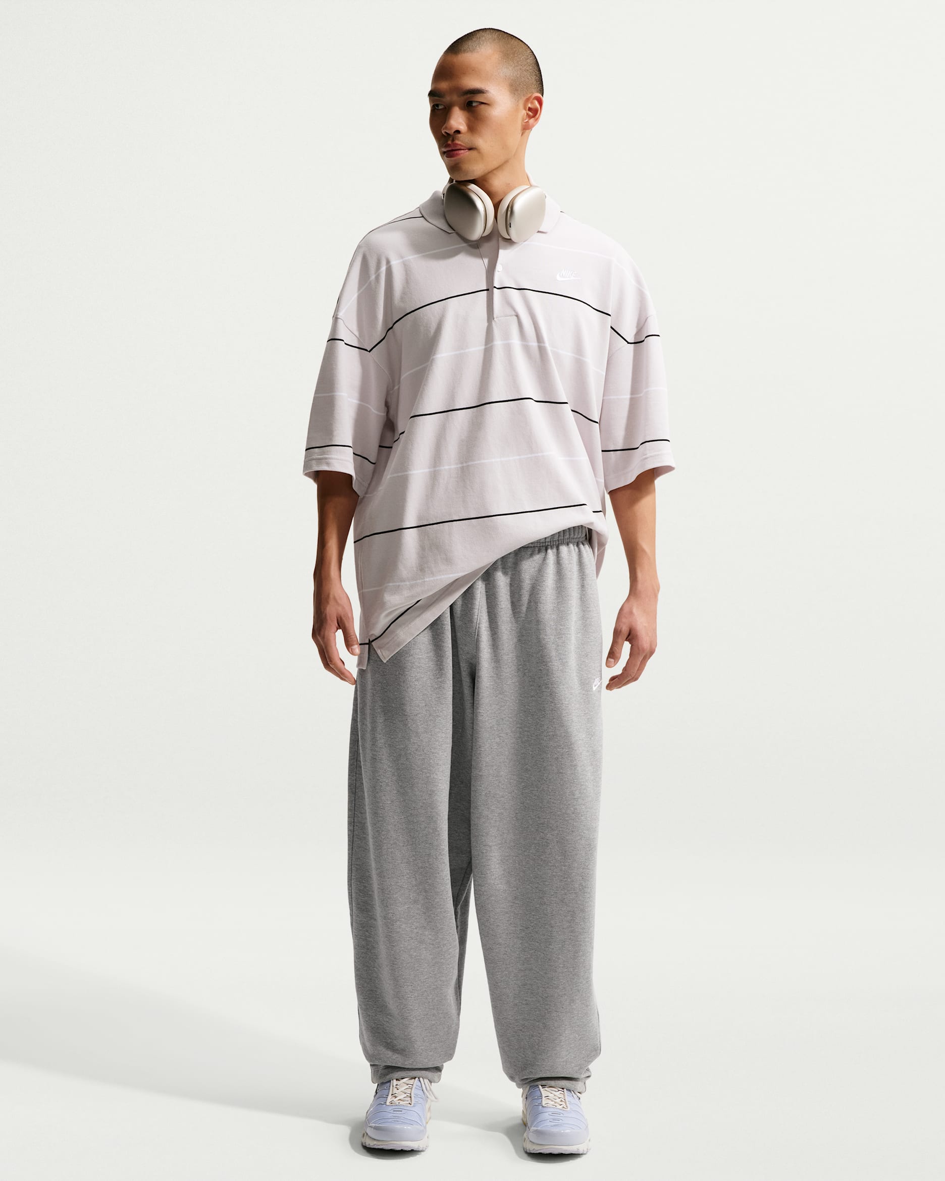 나이키 스포츠웨어 클럽 남성 오버사이즈 프렌치 테리 팬츠 - 다크 그레이 헤더/라이트 스모크 그레이/화이트