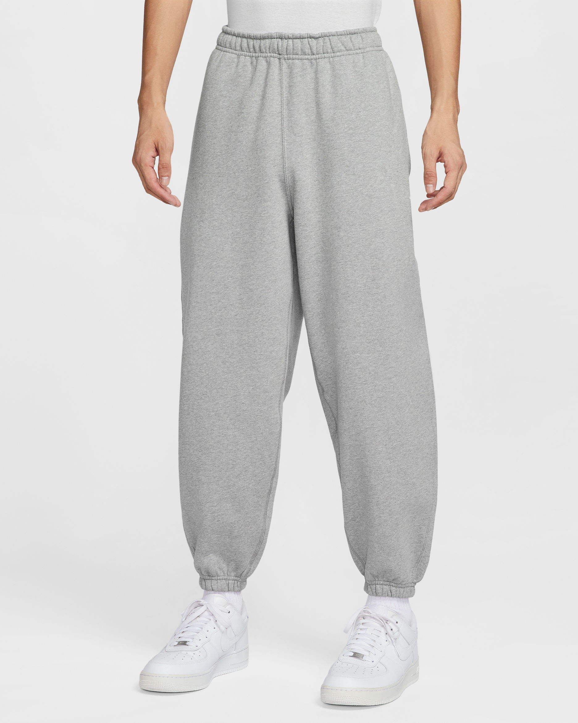 Nike Solo Swoosh Men's Cuffed Fleece Trousers - Dark Grey Heather/Light Smoke Grey/White