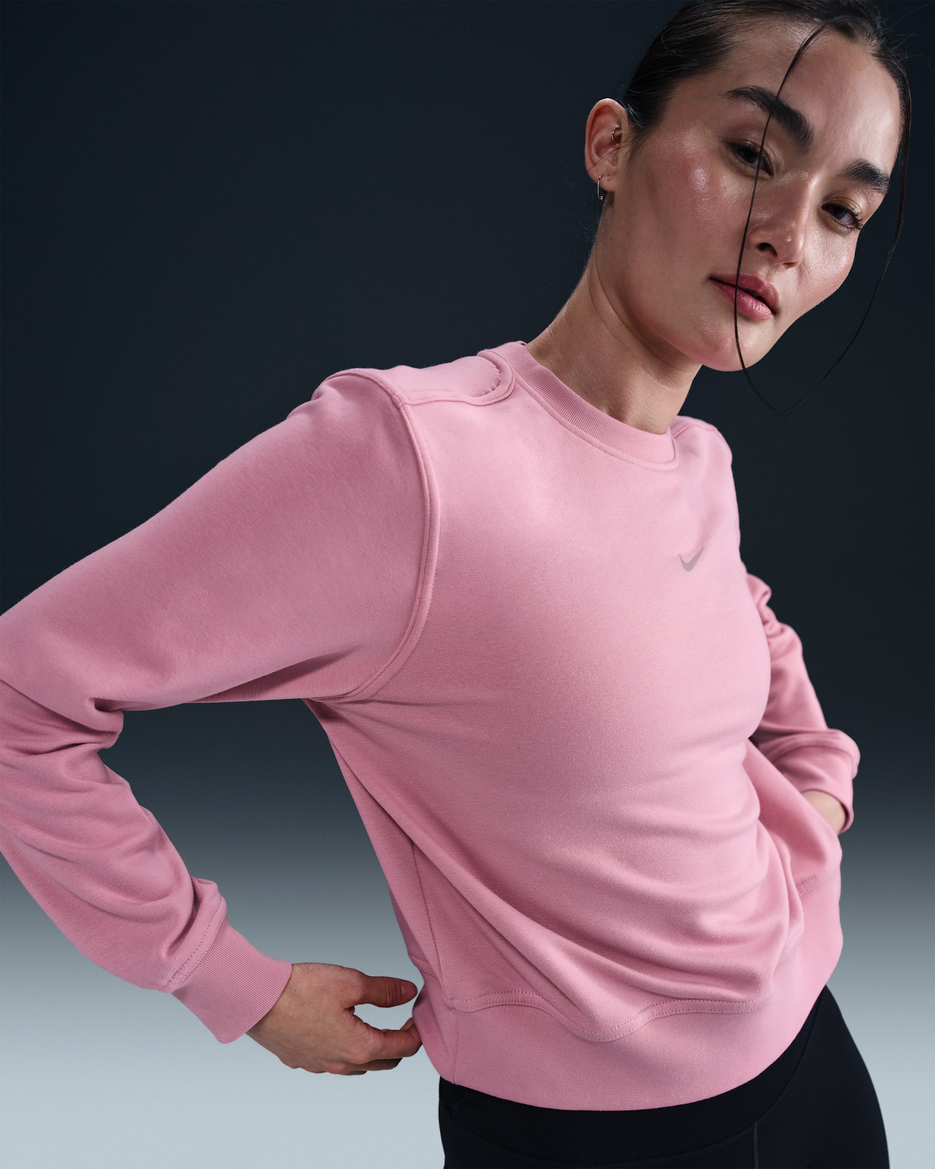 ナイキ Dri-FIT ワン ウィメンズ クルーネック フレンチ テリー スウェットシャツ - エレメンタルピンク/ブラック