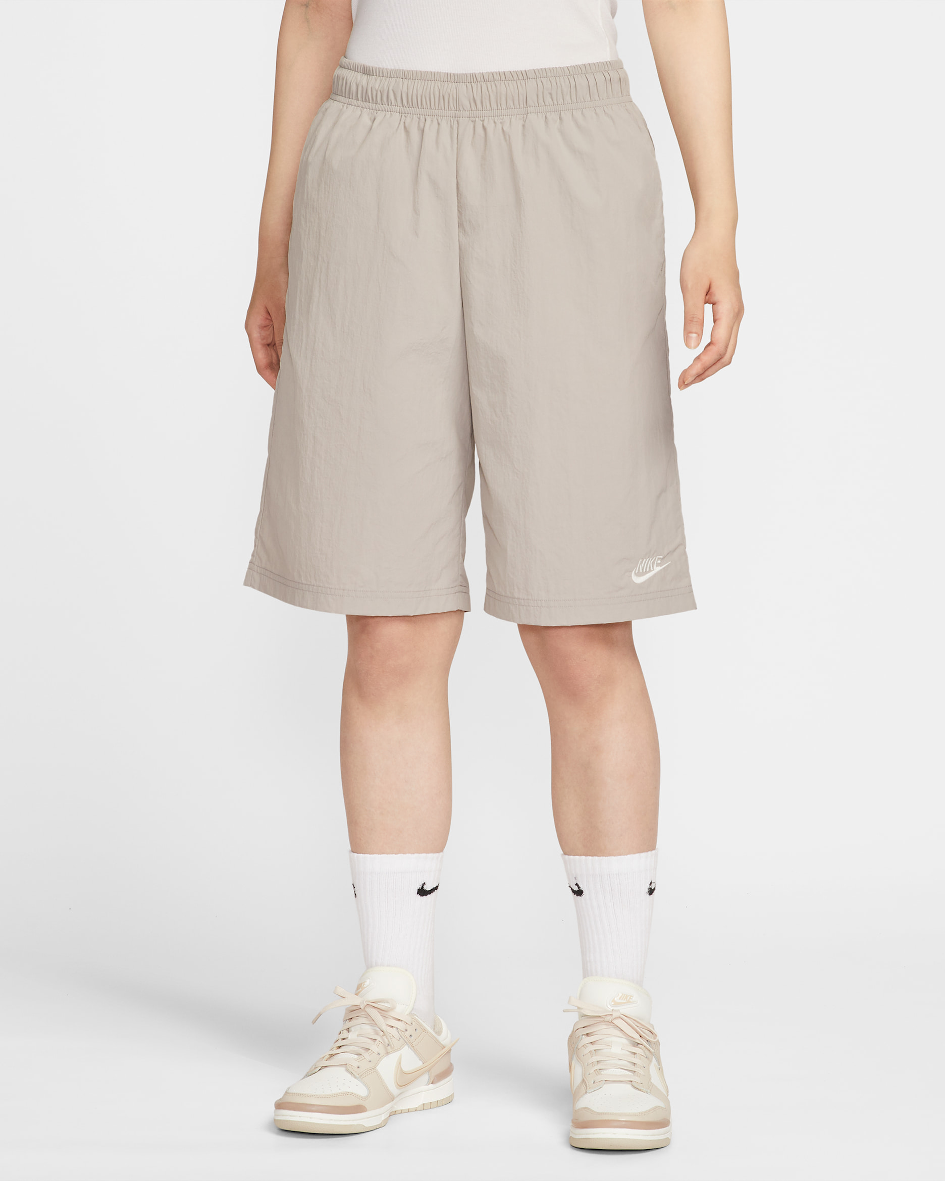 ナイキ スポーツウェア ウィメンズ ミッドライズ ルーズ ニーレングス ショートパンツ - カレッジグレー/セイル