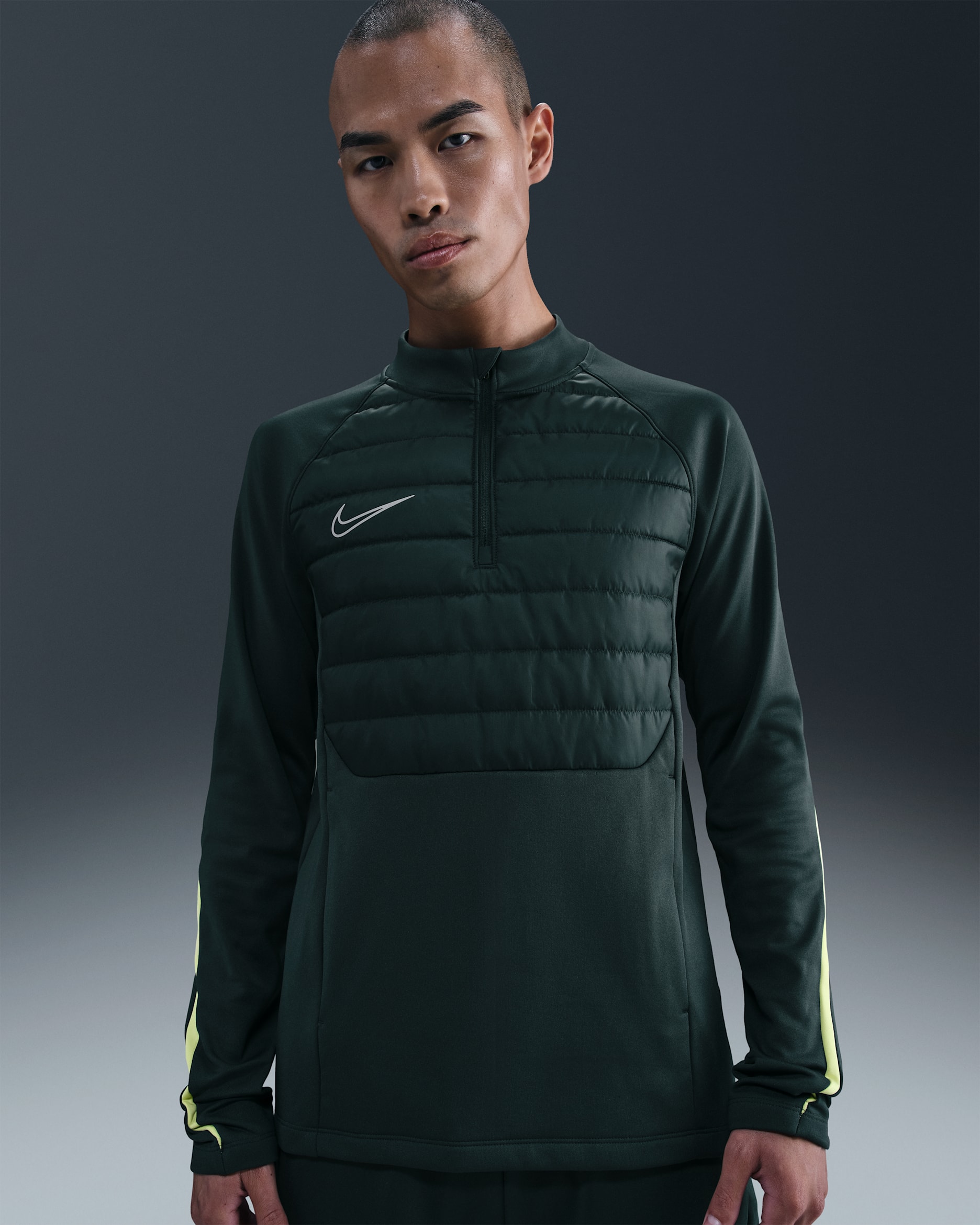 나이키 아카데미 윈터 워리어 남성 써마 핏 하프집 축구 탑 - 씨위드/라임라이트