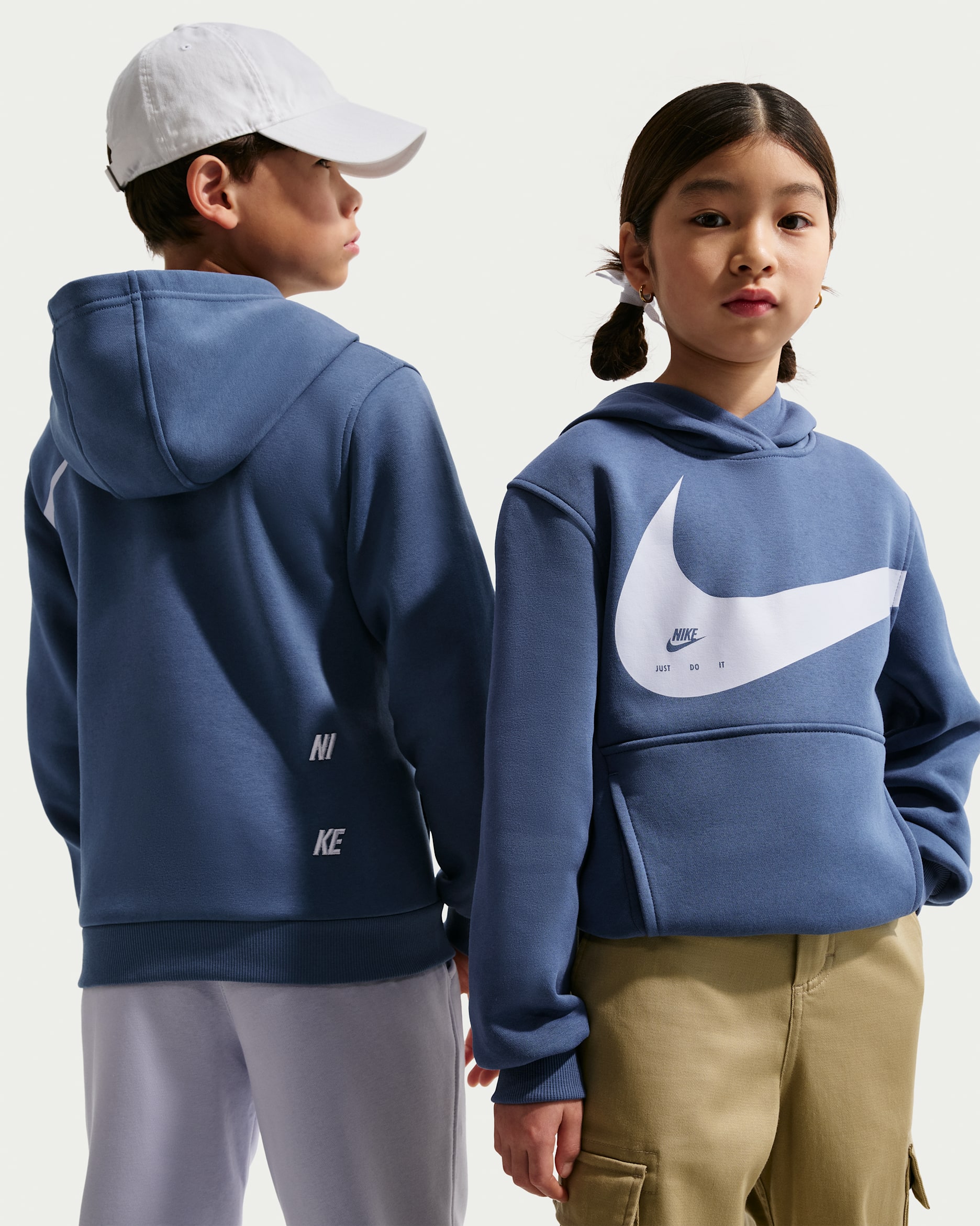 Nike Sportswear Club Older Kids' Hoodie - Mystic Navy/Ghost