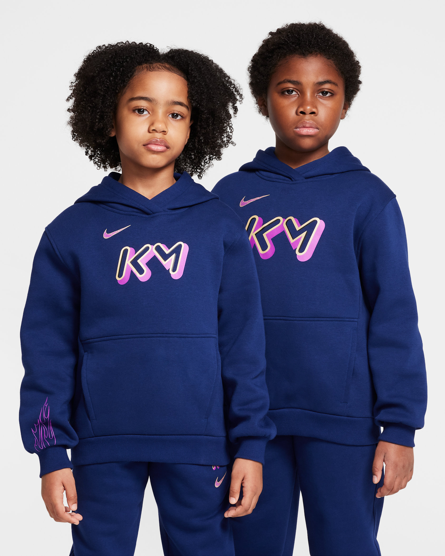 Kylian Mbappé Club Fleece Fußball-Hoodie (ältere Kinder) - Blue Void/Vivid Purple/Metallic Gold