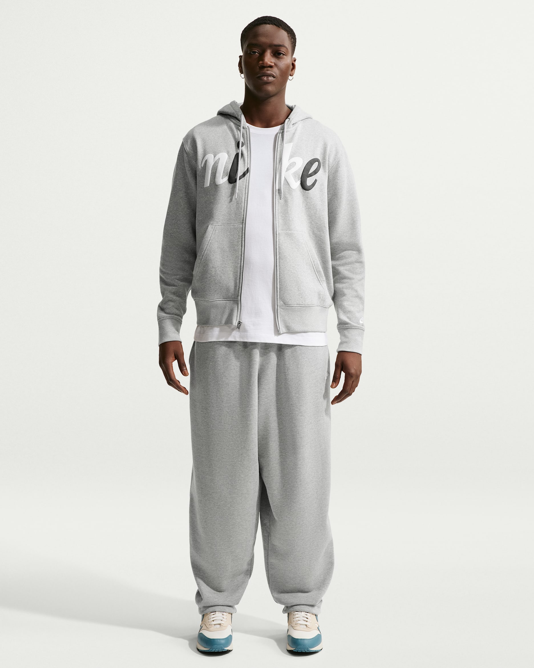Nike Sportswear Club Men's Oversized French-Terry Trousers - Dark Grey Heather/Light Smoke Grey/White