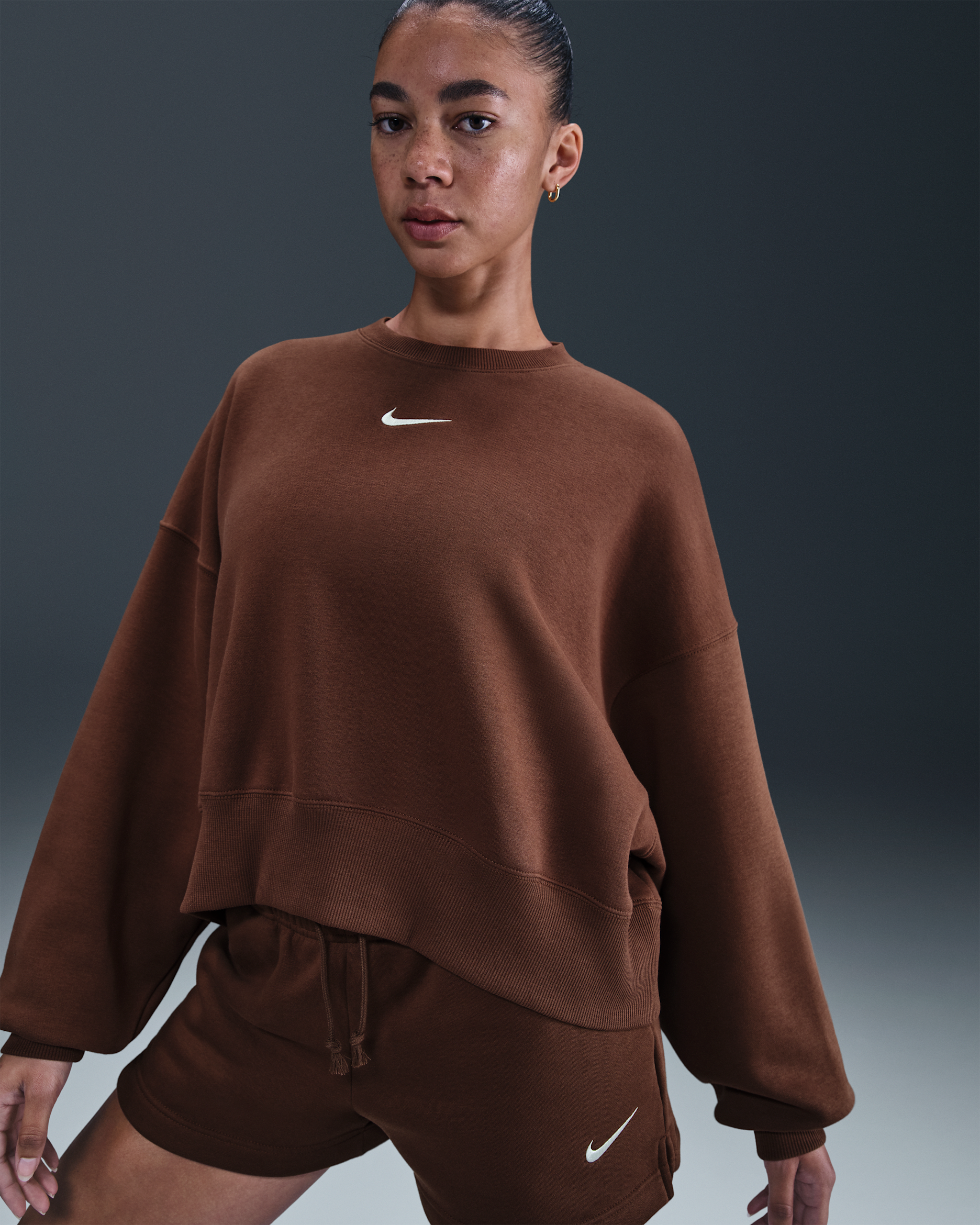 Nike Sportswear Phoenix Fleece Women's Over-Oversized Crew-Neck Sweatshirt - Fauna Brown/Sail