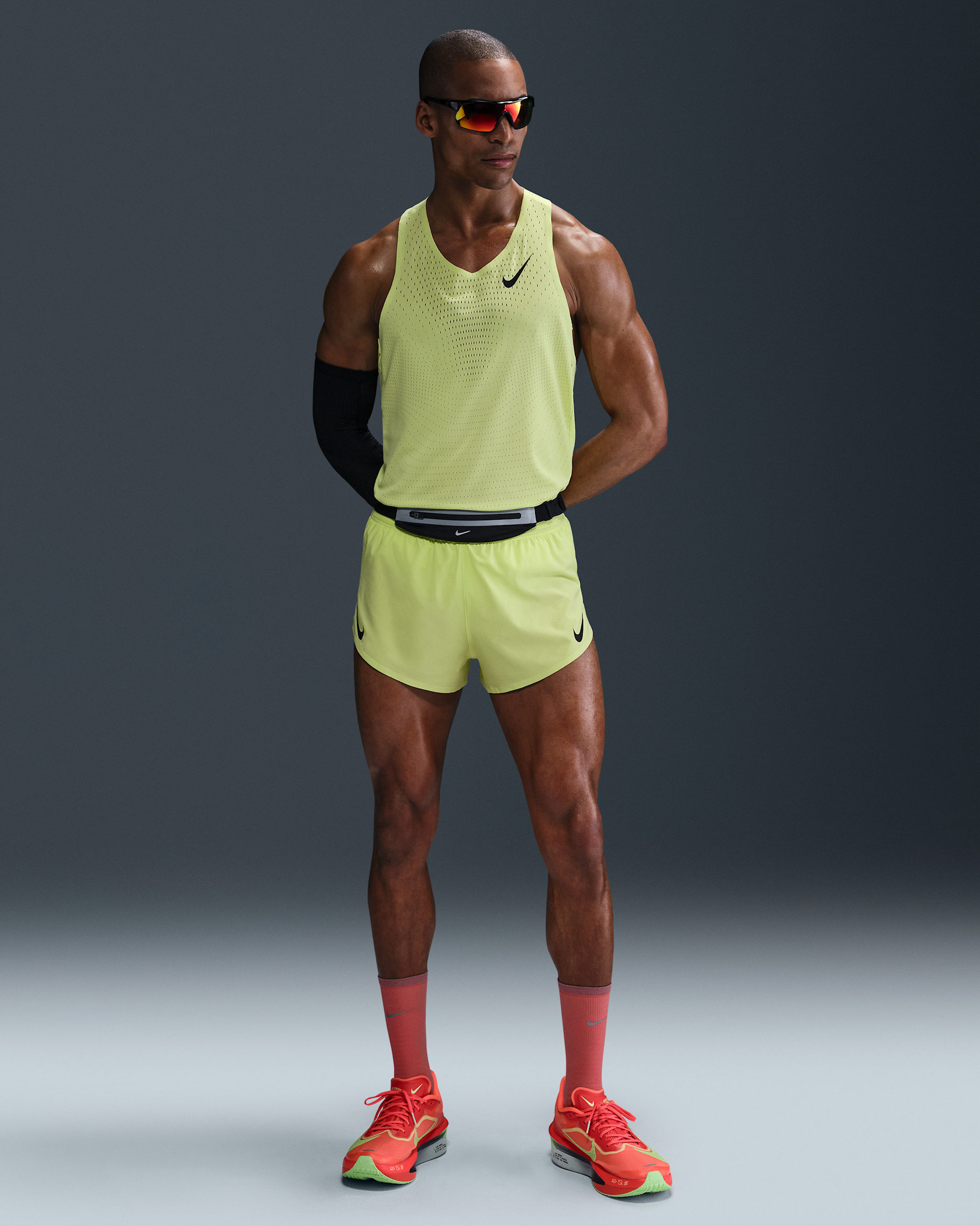 Ανδρικό σορτς για τρέξιμο Dri-FIT ADV με επένδυση εσωτερικού σορτς Nike AeroSwift 5 cm - Light Lemon Twist/Μαύρο