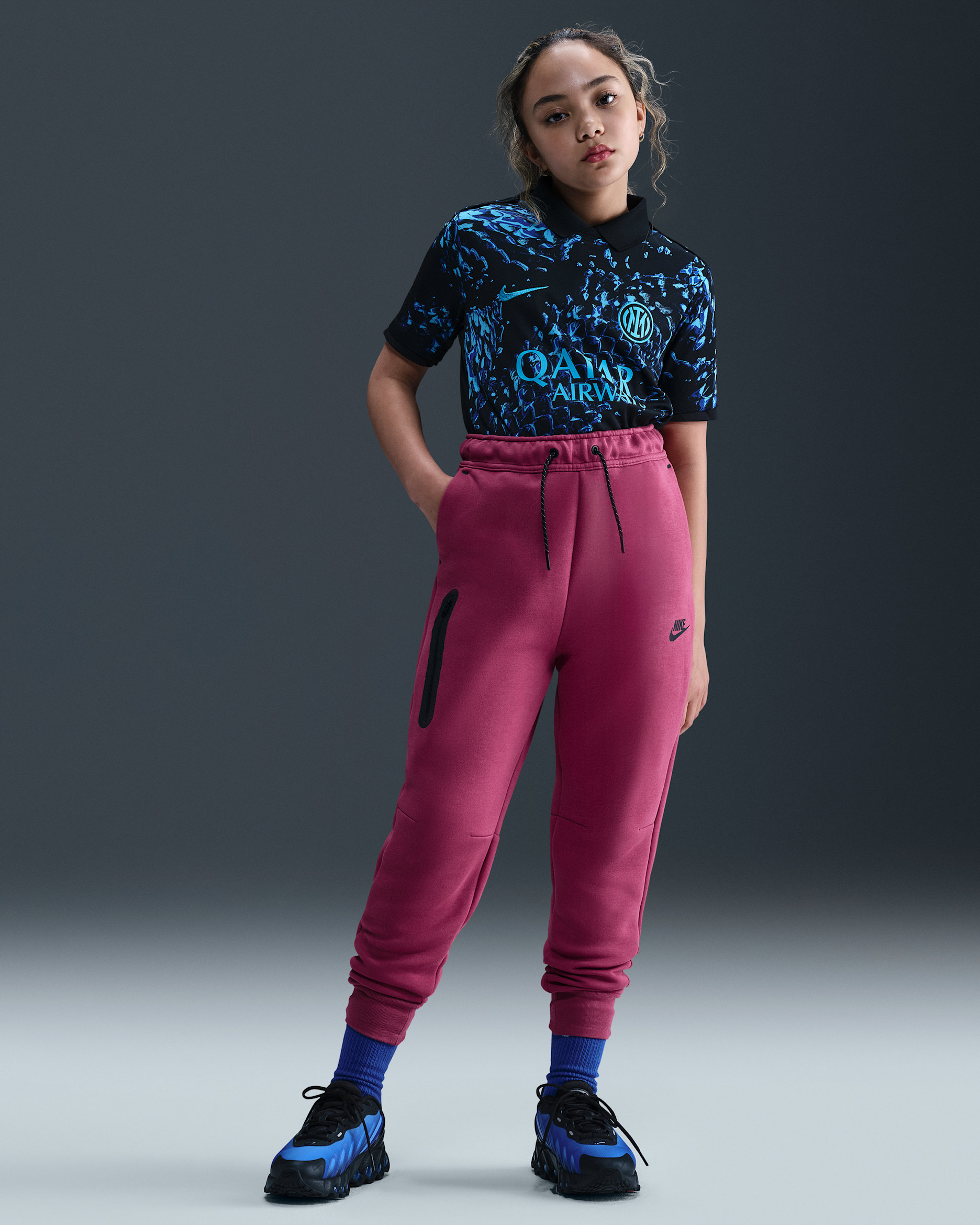 Nike Sportswear Tech Fleece Jogger (Mädchen) - Sweet Beet/Schwarz/Schwarz