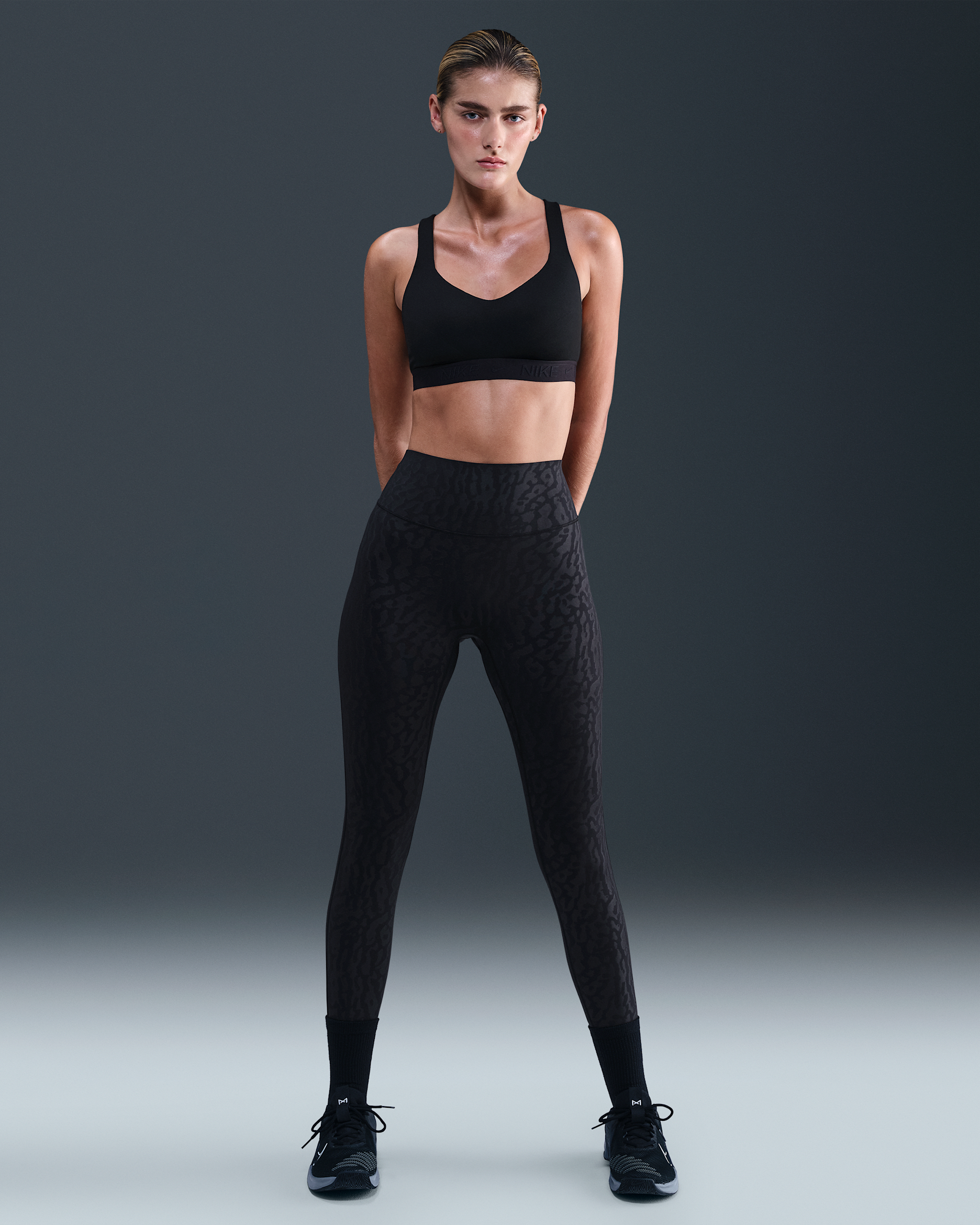 Leggings de cintura alta sin costura delantera de 7/8 para mujer Nike Universa - Negro/Antracita/Gris humo oscuro