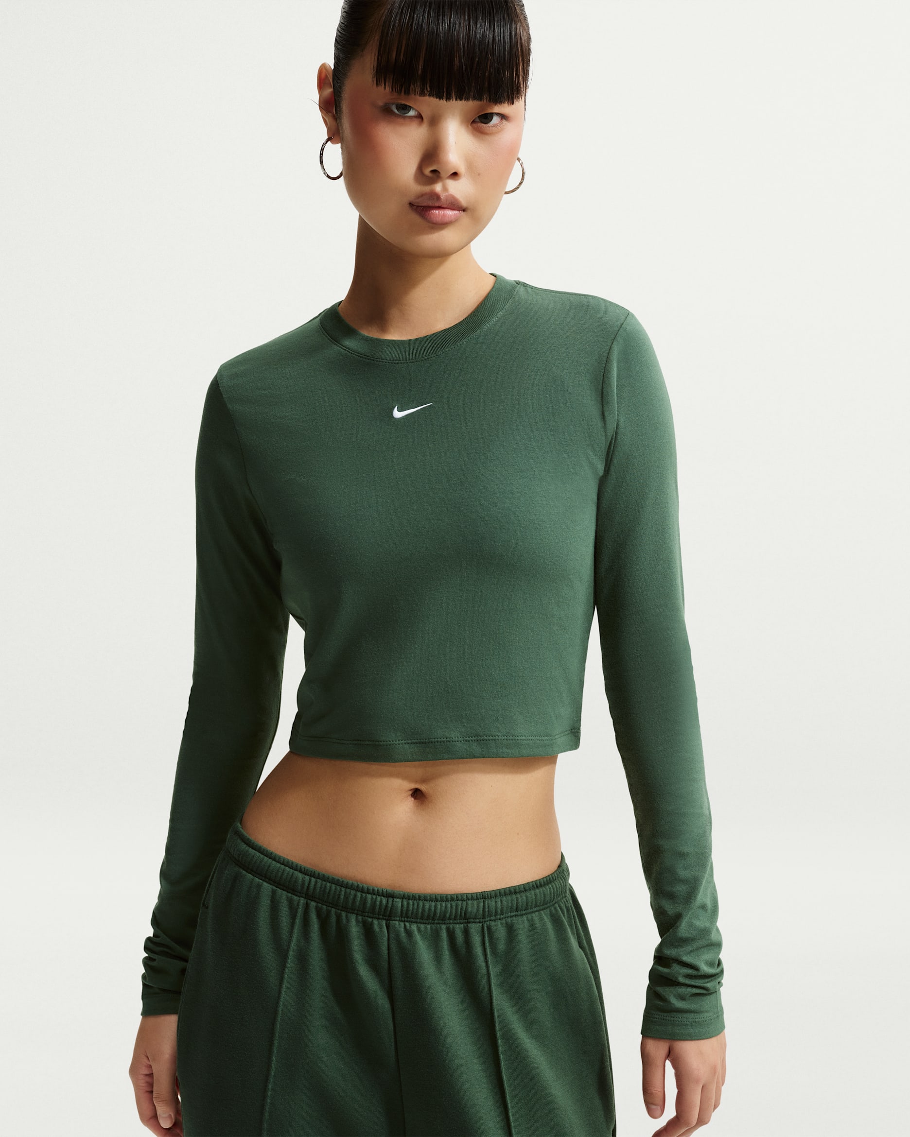 Långärmad kort tröja Nike Sportswear Chill Knit med slimmad passform för kvinnor - Fir/Vit