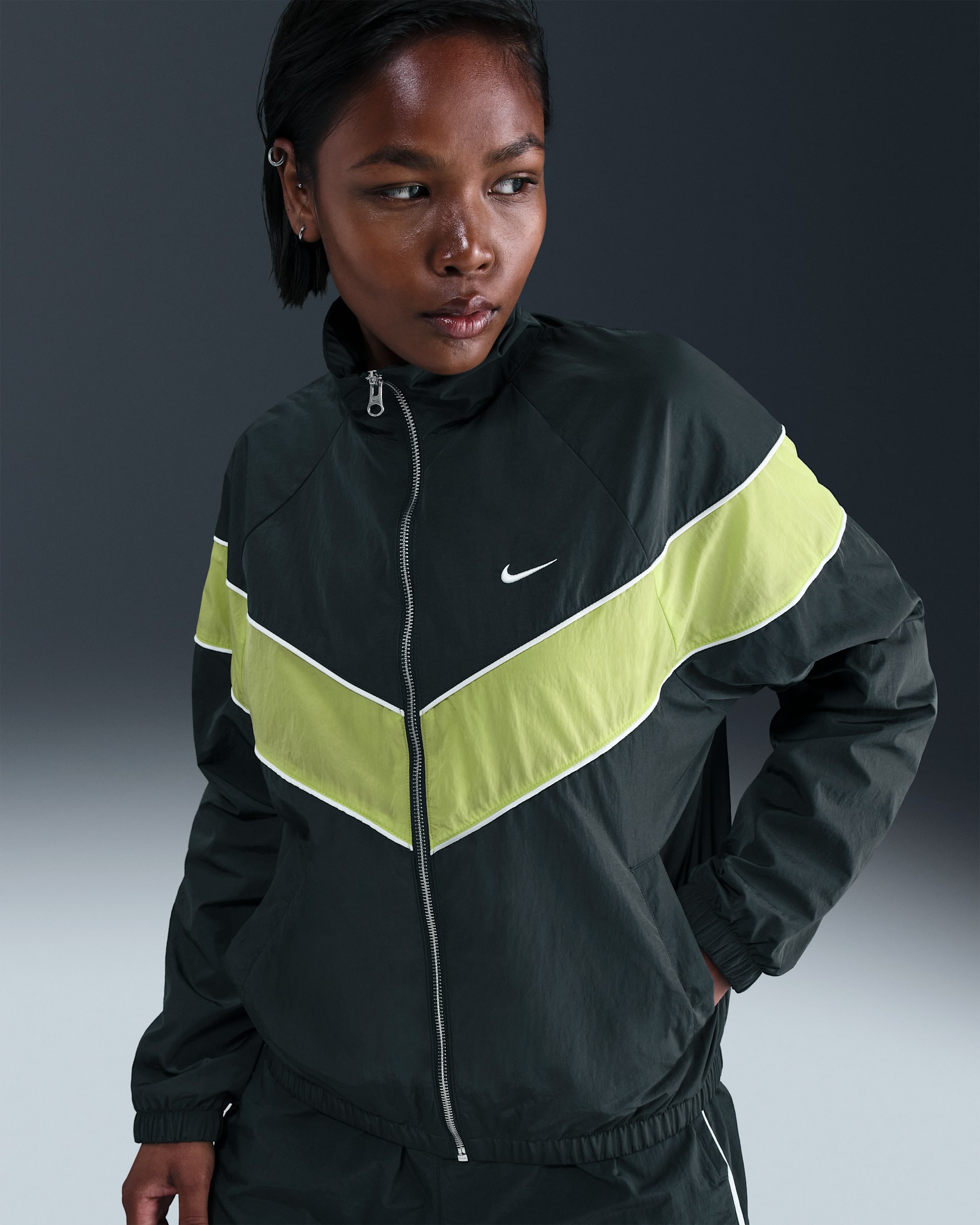Veste à zip tissée ample UV Nike Windrunner pour femme - Seaweed/Sail/Cyber/Sail