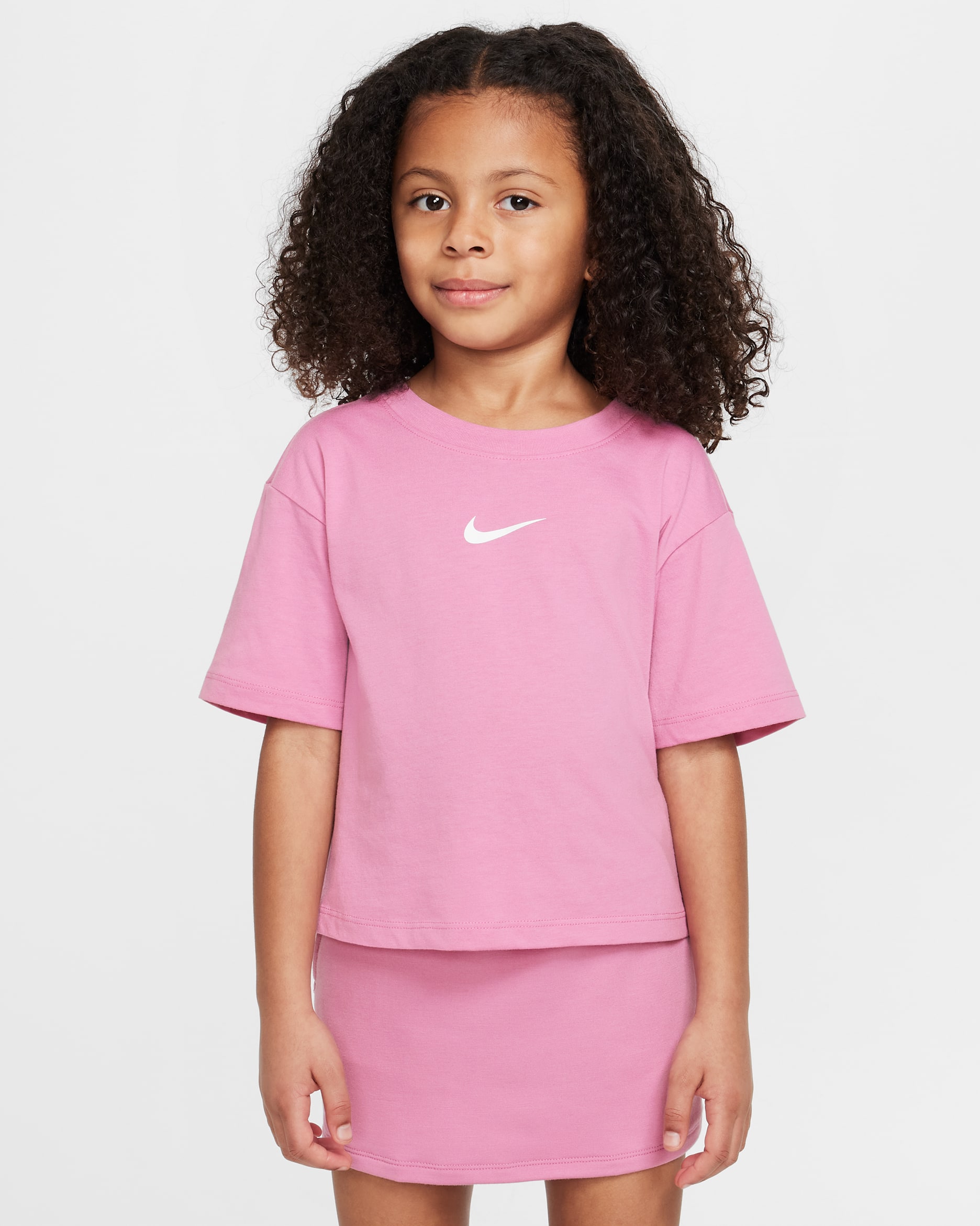 Playera deportiva Femme para niños talla pequeña Nike - Flamenco mágico