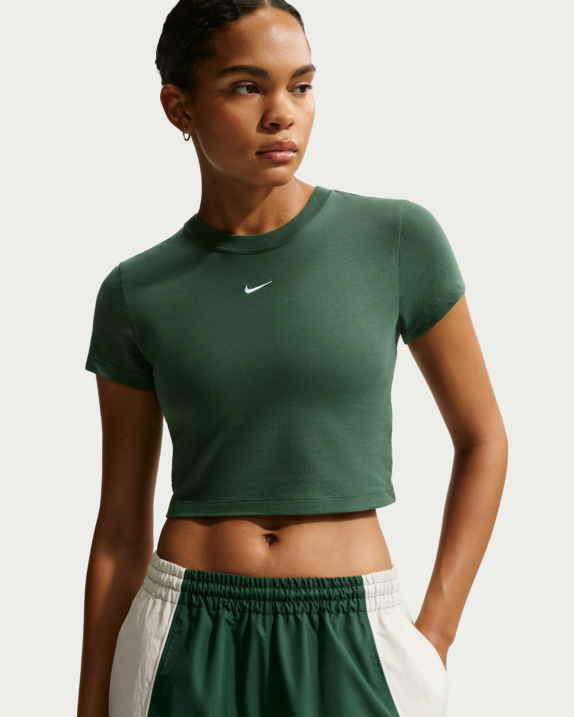 Nike Sportswear Chill Knit Women's Cropped T-Shirt - Fir/White