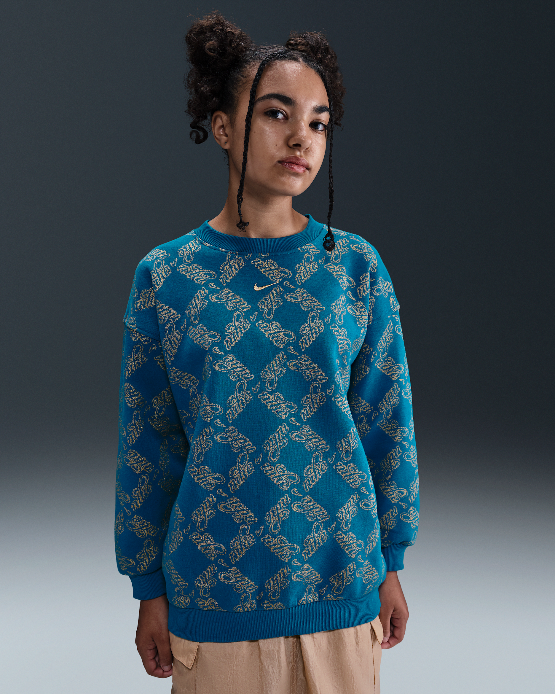 Nike Sportswear Club Fleece Big Kids' (Girls') Oversized Printed Crewneck Sweatshirt - Green Abyss/Metallic Gold