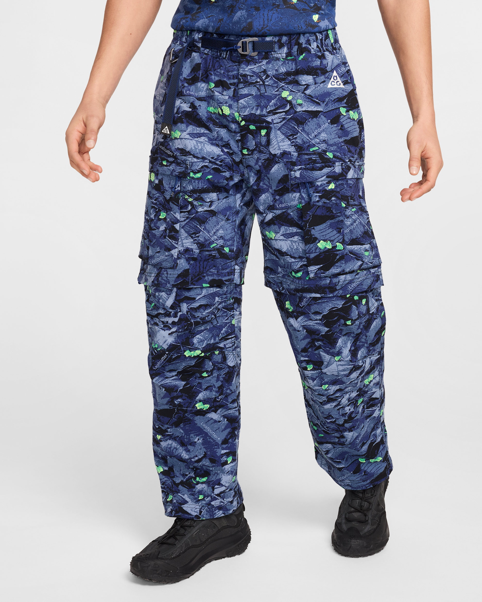 Nike ACG "Smith Summit" Water-Repellent UV Cargo Pants - Midnight Navy/Blue Void/Black/Summit White