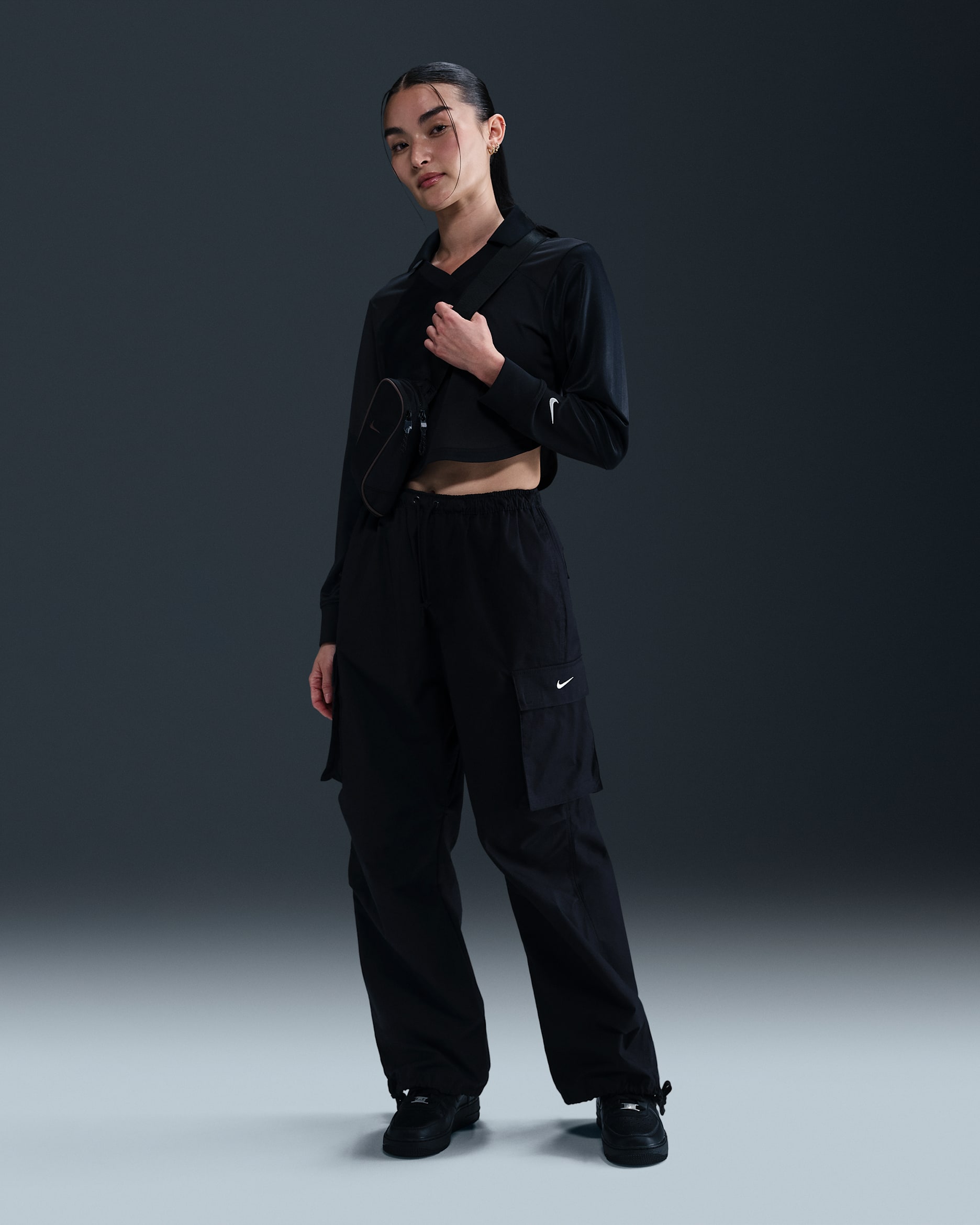 Nike Sportswear Women's Mid-Rise Oversized Cargo Trousers - Black/White