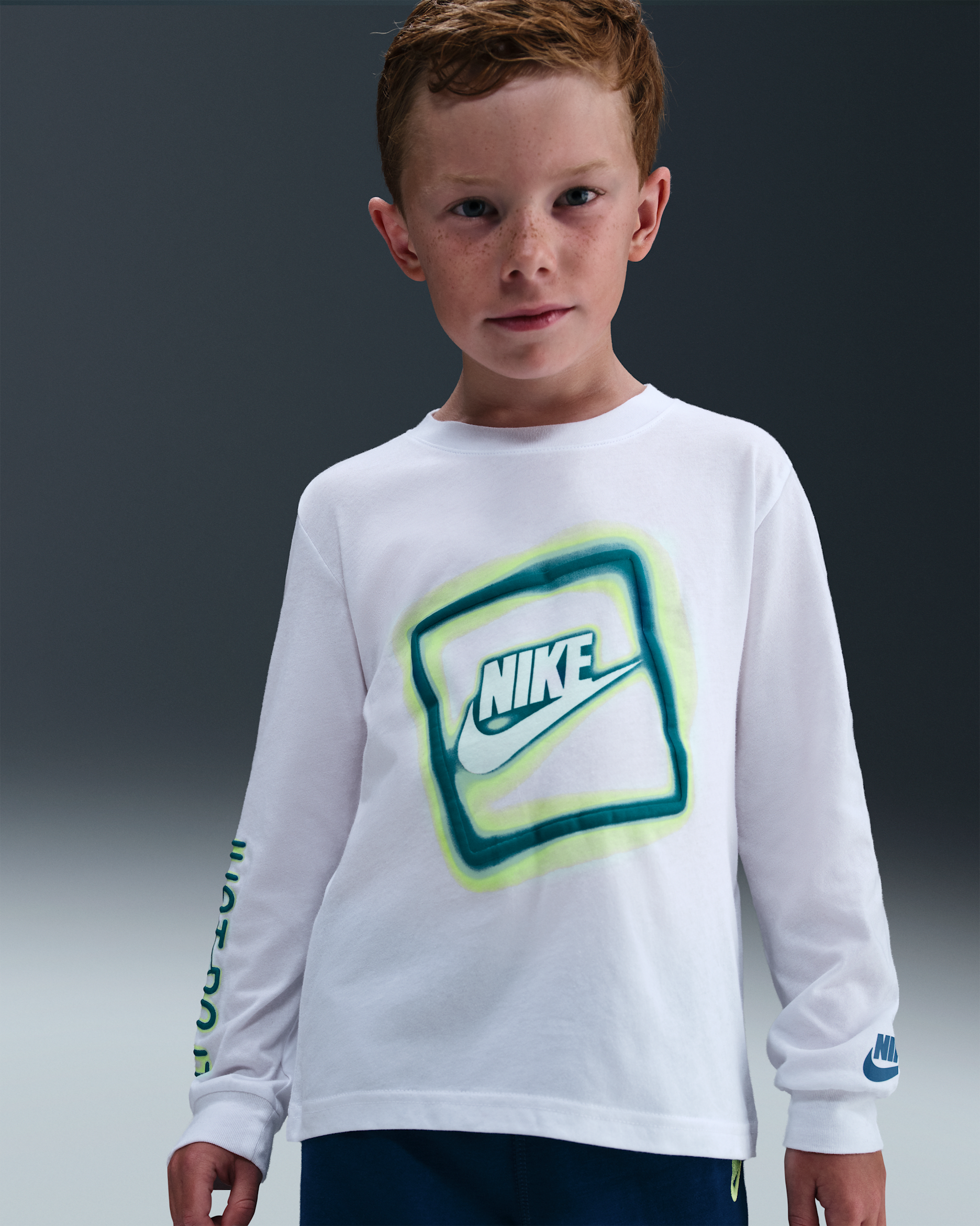 Playera de manga larga para niños talla pequeña Nike Glow With Me - Blanco
