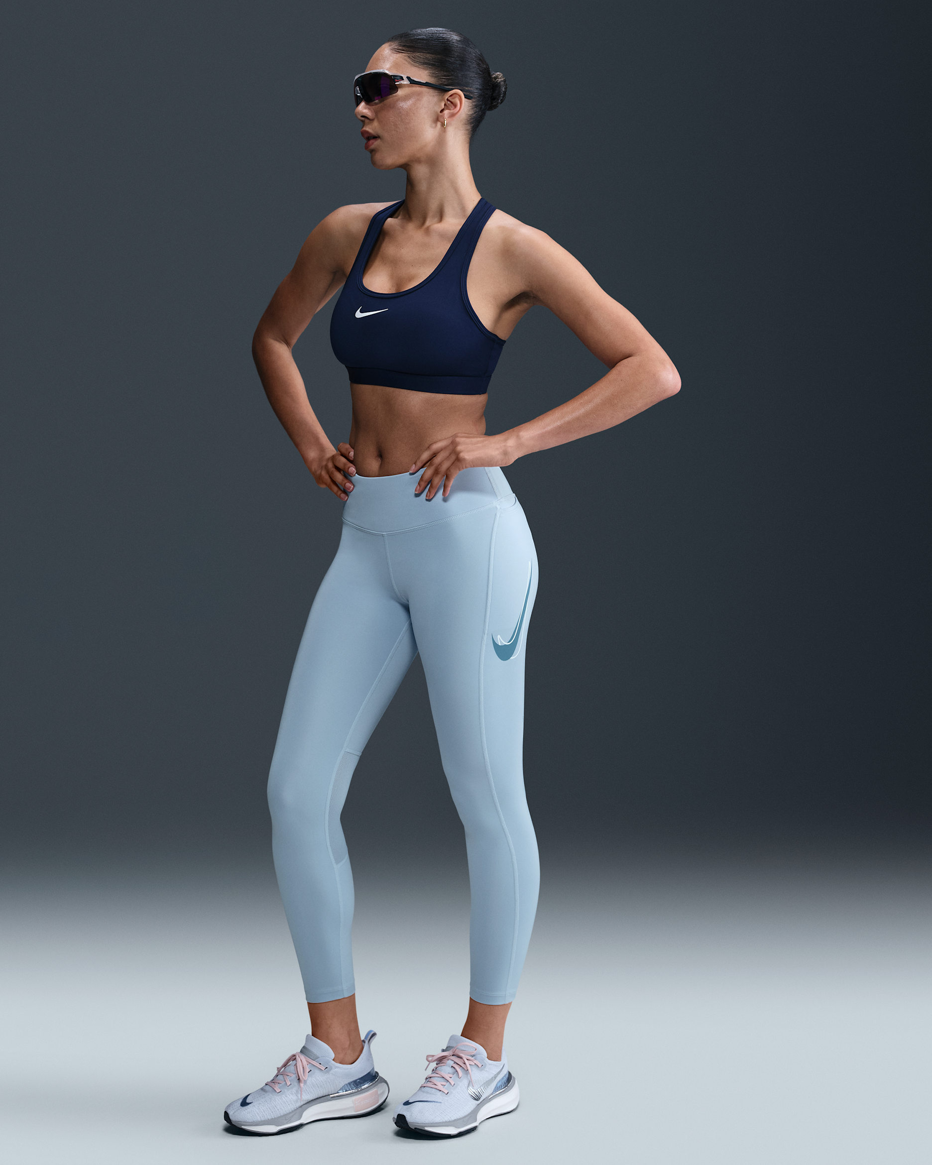 Leggings de tiro medio de 7/8 para mujer Nike Fast - Azul militar claro