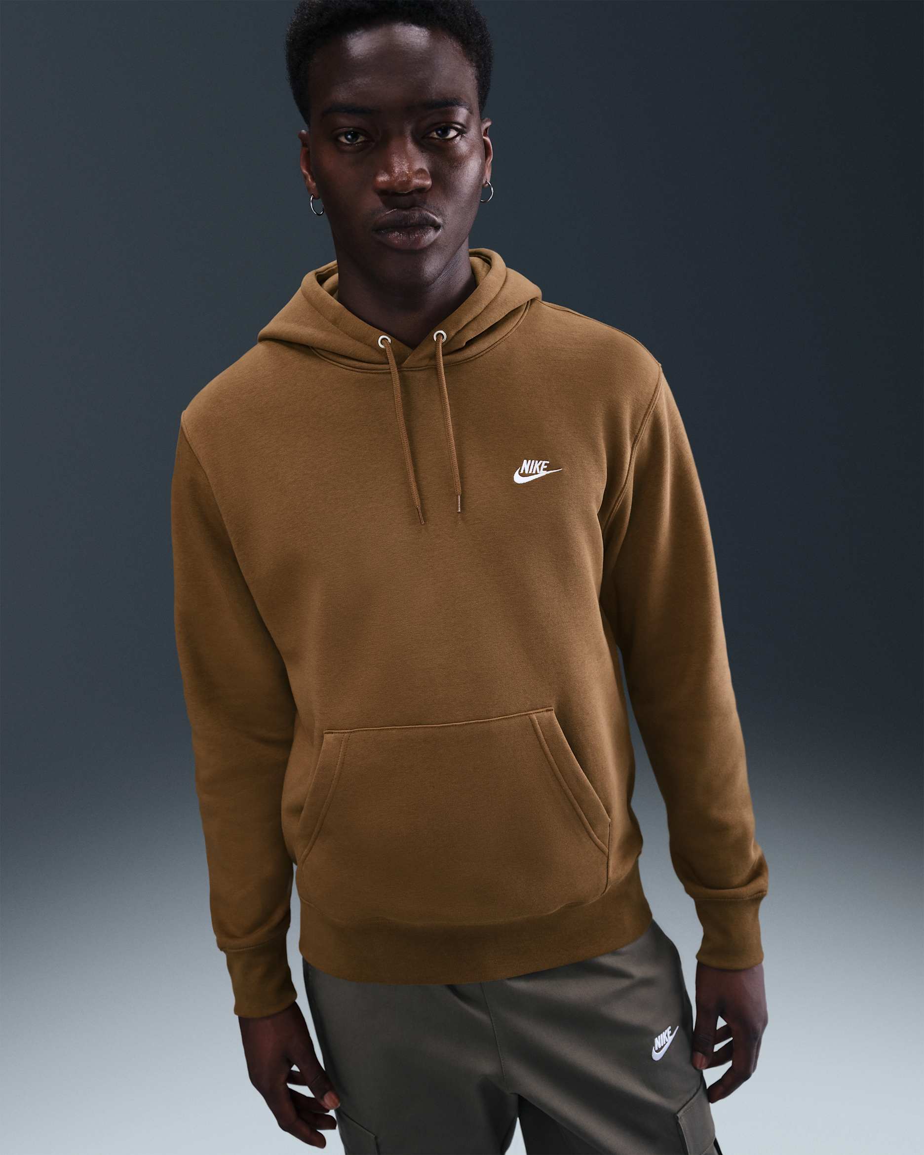 Sweat à capuche en Fleece Nike Club pour homme - Mosswood Brown/Mosswood Brown/Blanc