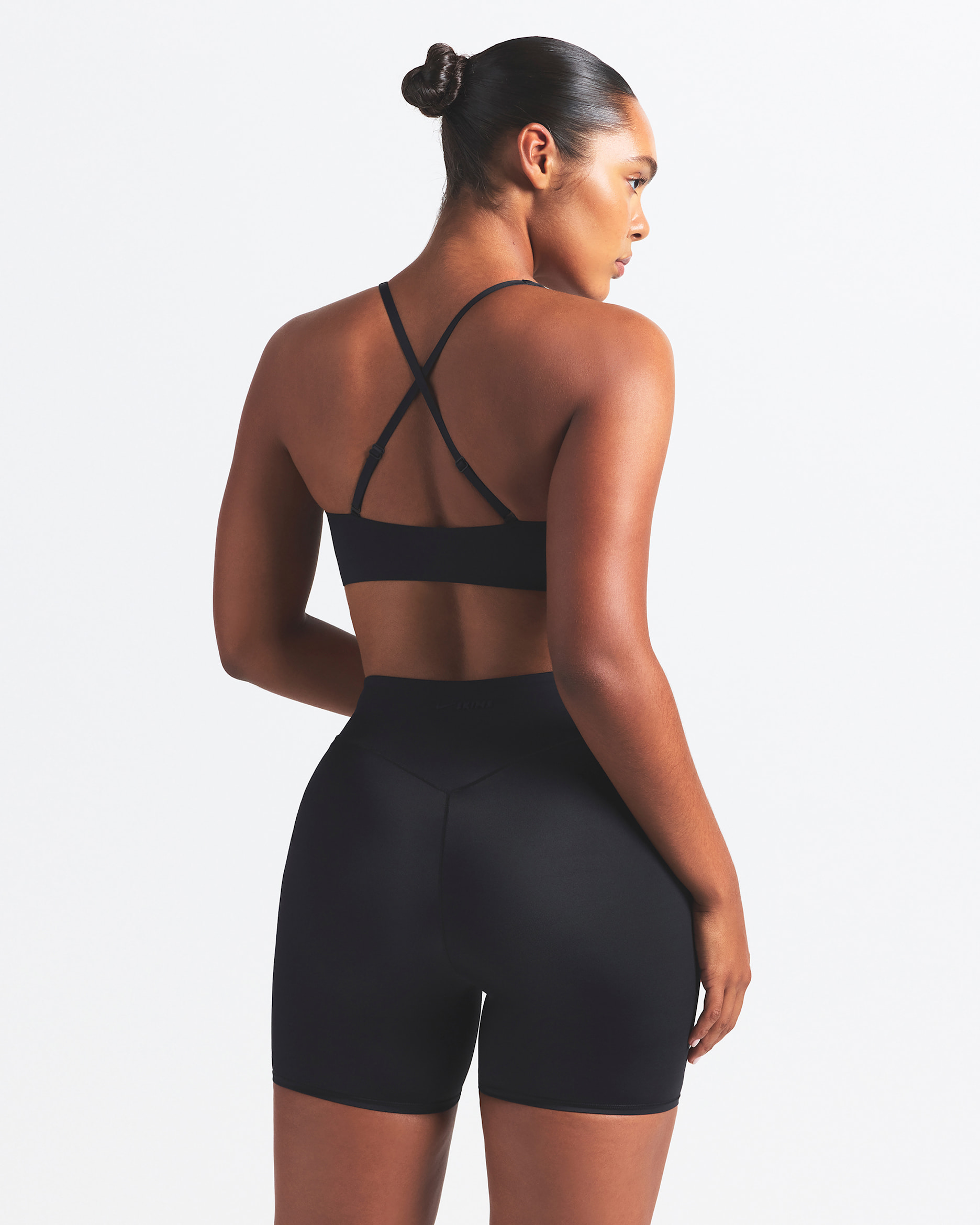 NikeSKIMS Shine Women's V-Neck Bra