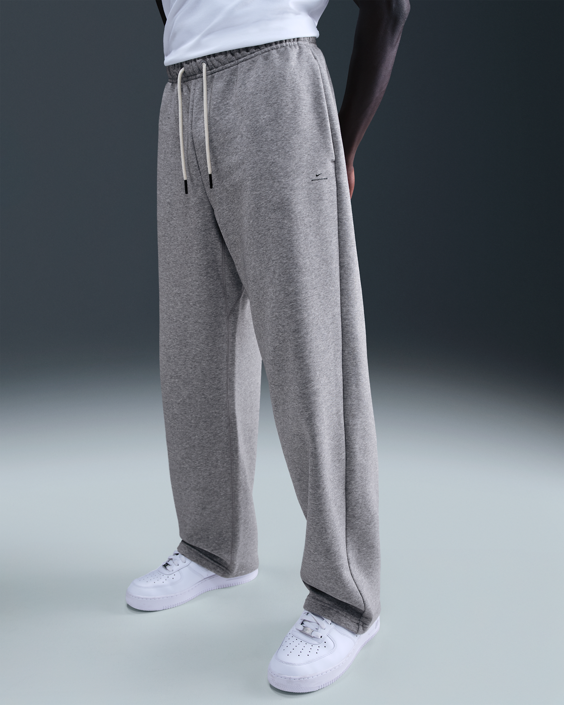 Nike Standard Issue Men's Therma-FIT Brushed Open-Hem Basketball Pants