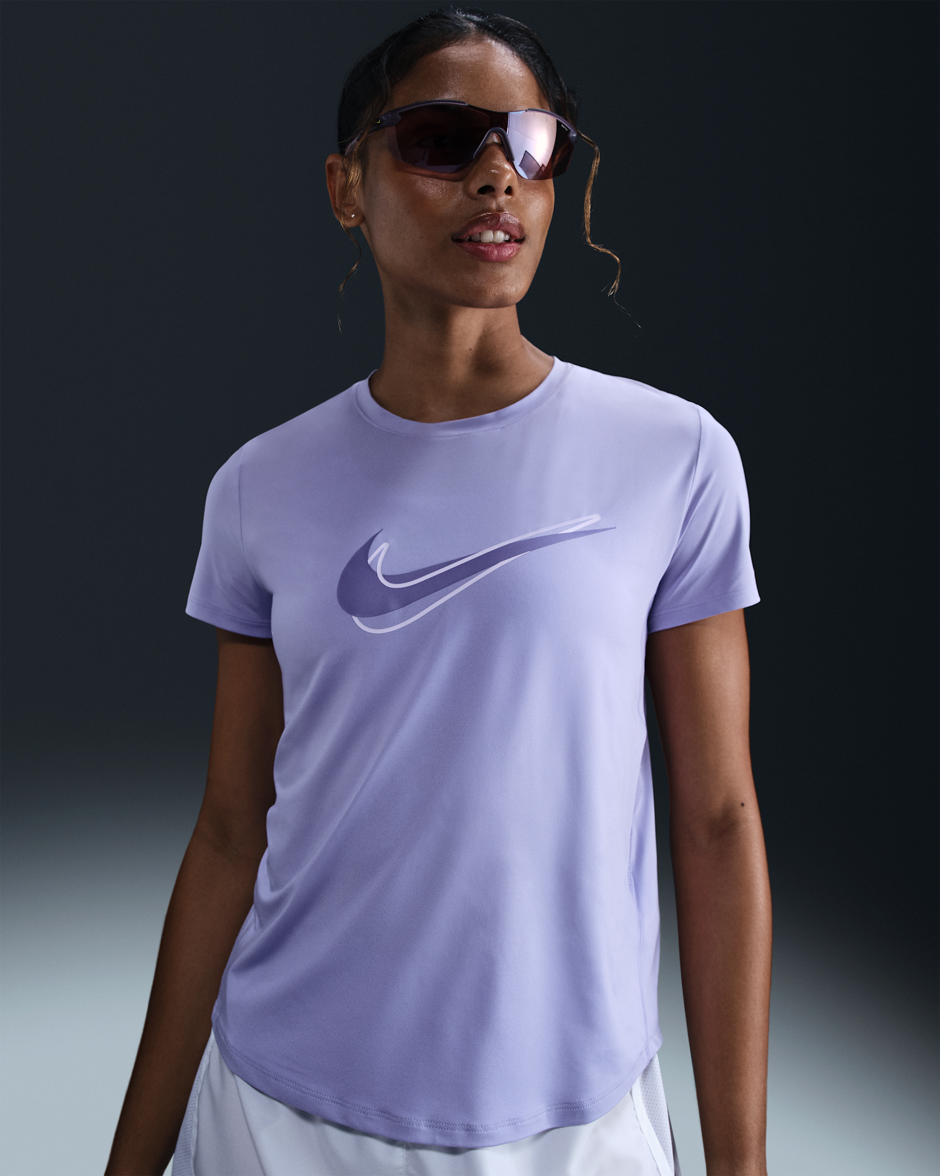 Nike One Swoosh Dri-FIT kortermet løpeoverdel til dame - Lilac Ice