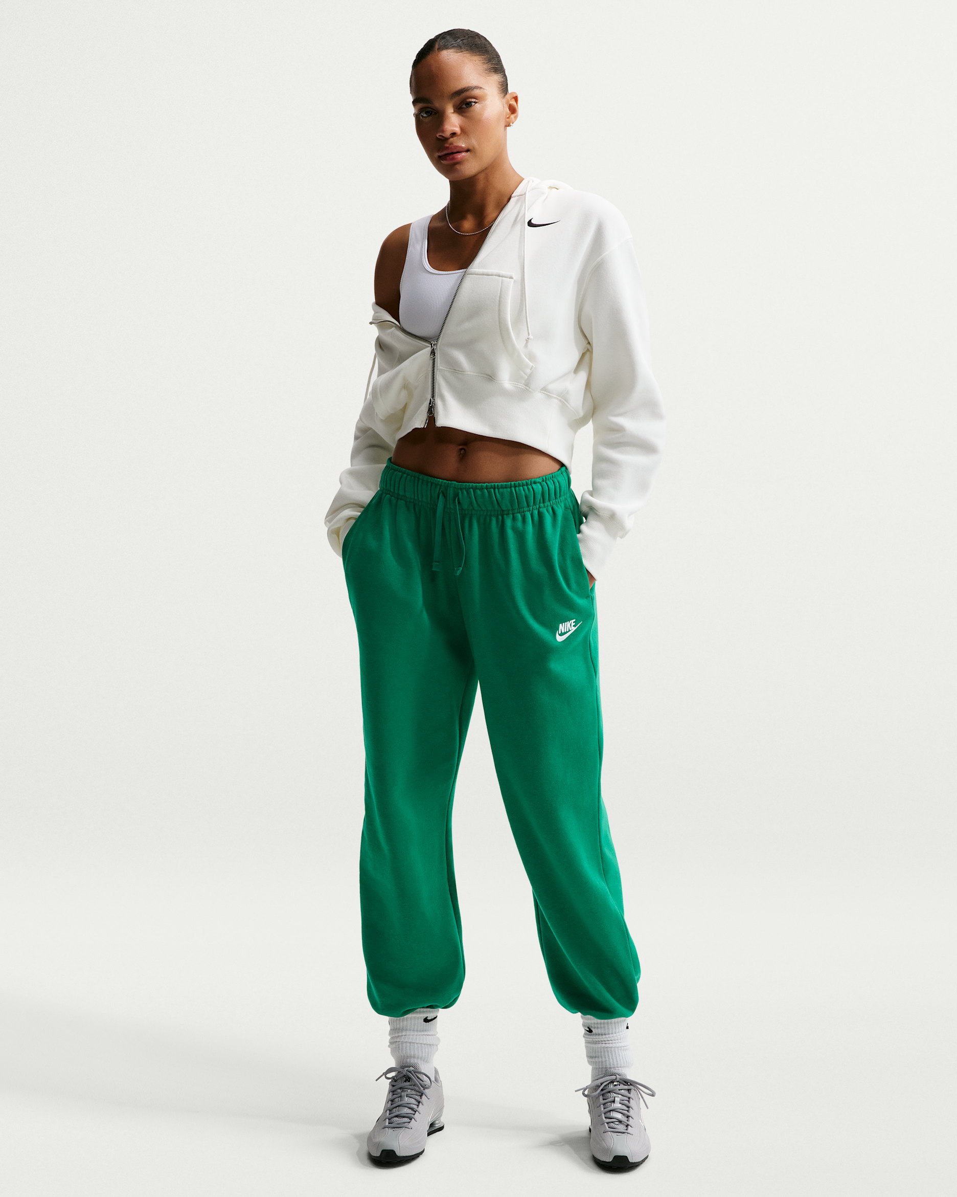 Nike Sportswear Club Fleece Women's Mid-Rise Oversized Sweatpants - Malachite/White